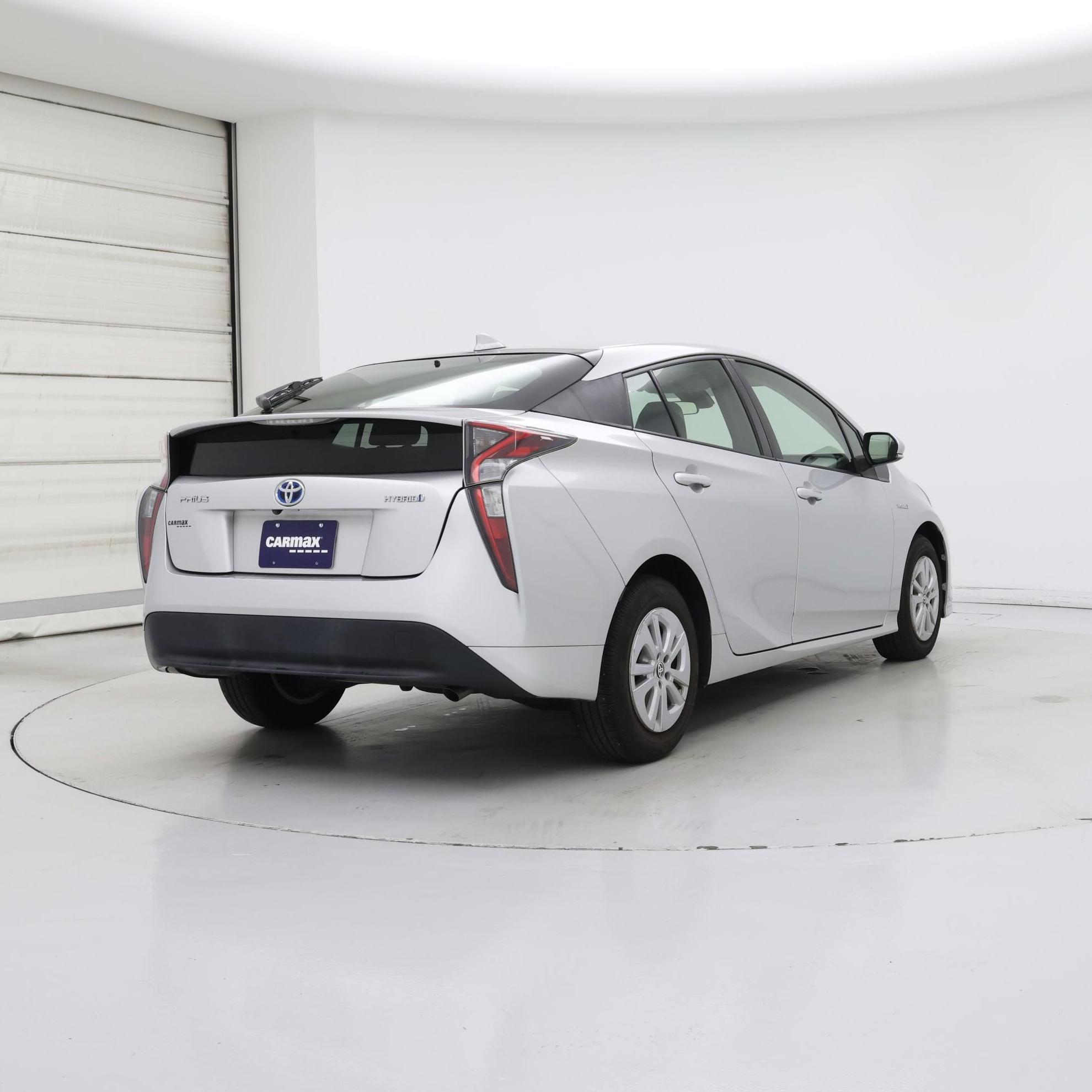Thumbnail: 2017 Toyota Prius - 8