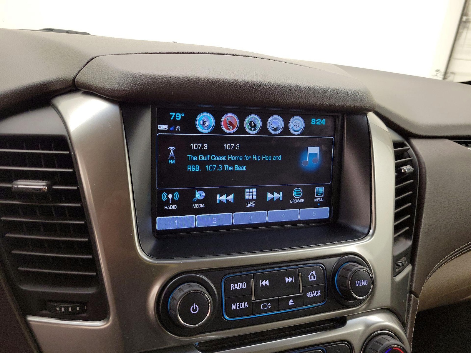 2019 Chevrolet Tahoe LT - Photo 16