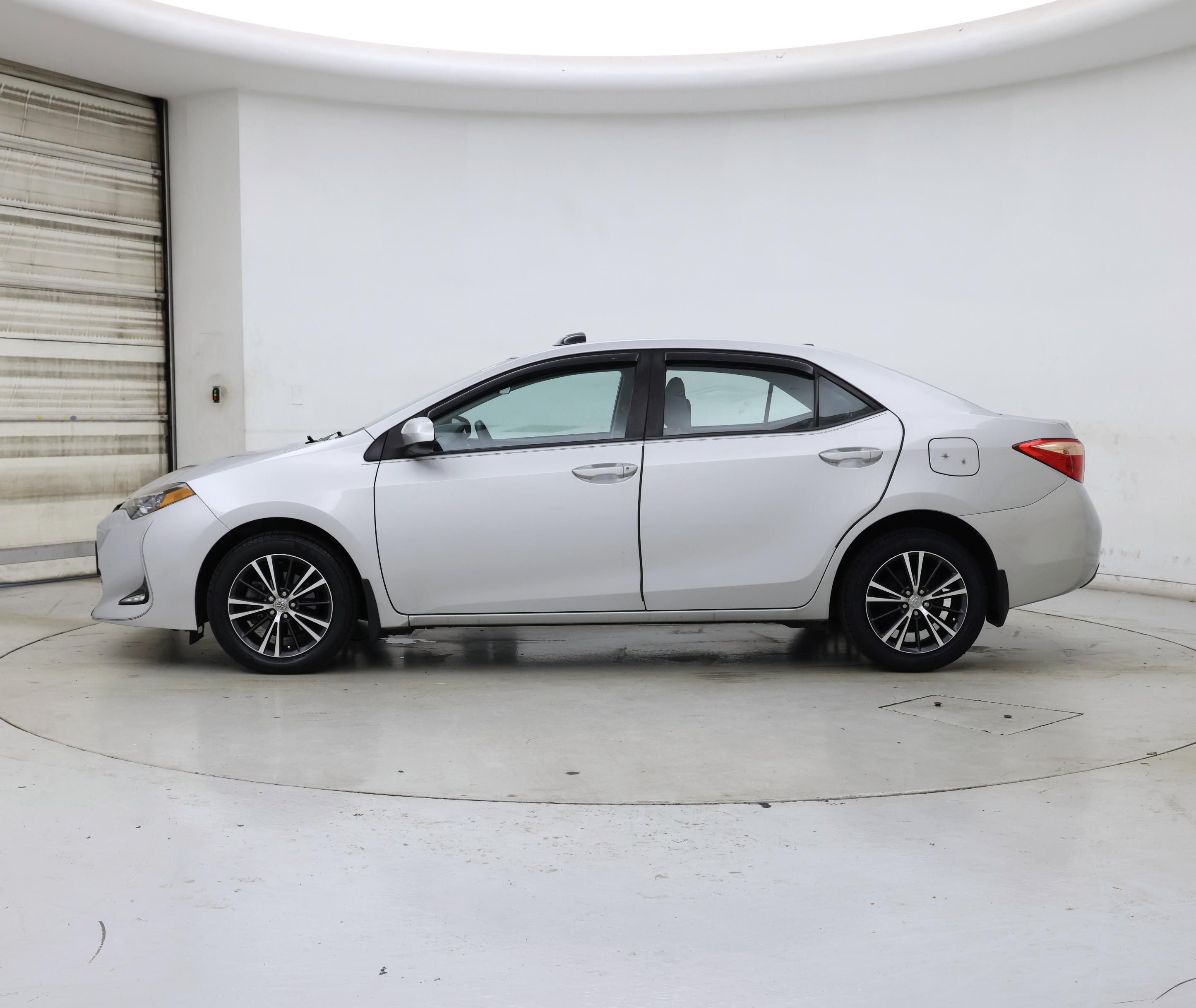 Thumbnail: 2017 Toyota Corolla - 3