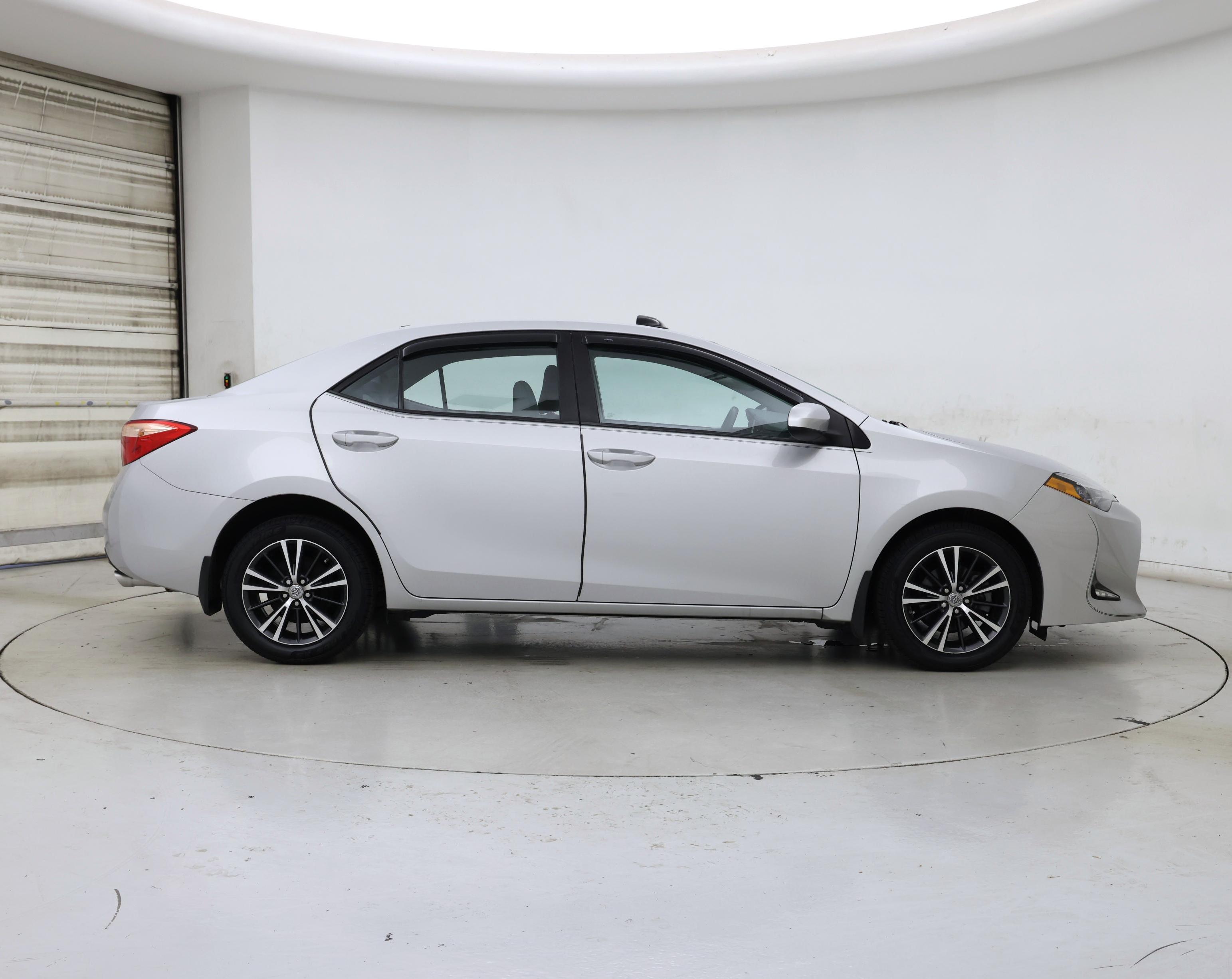 Thumbnail: 2017 Toyota Corolla - 7