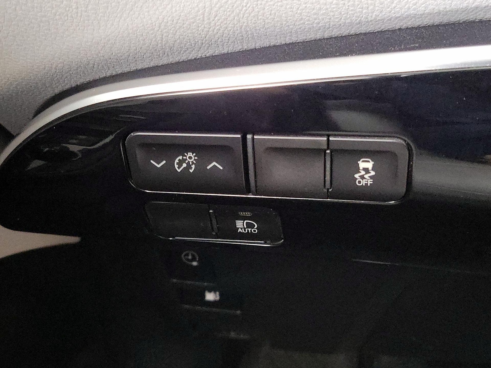 2022 Toyota Prius Prime XLE - Photo 14