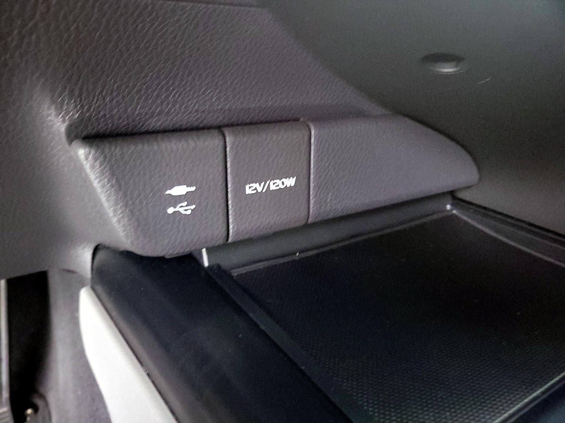 Thumbnail: 2018 Toyota Camry - 16