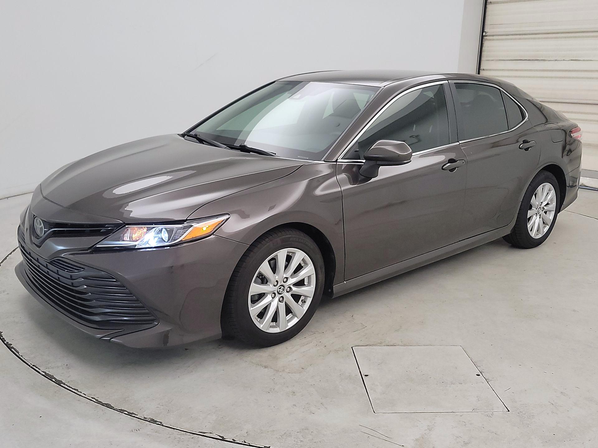 Thumbnail: 2018 Toyota Camry - 3