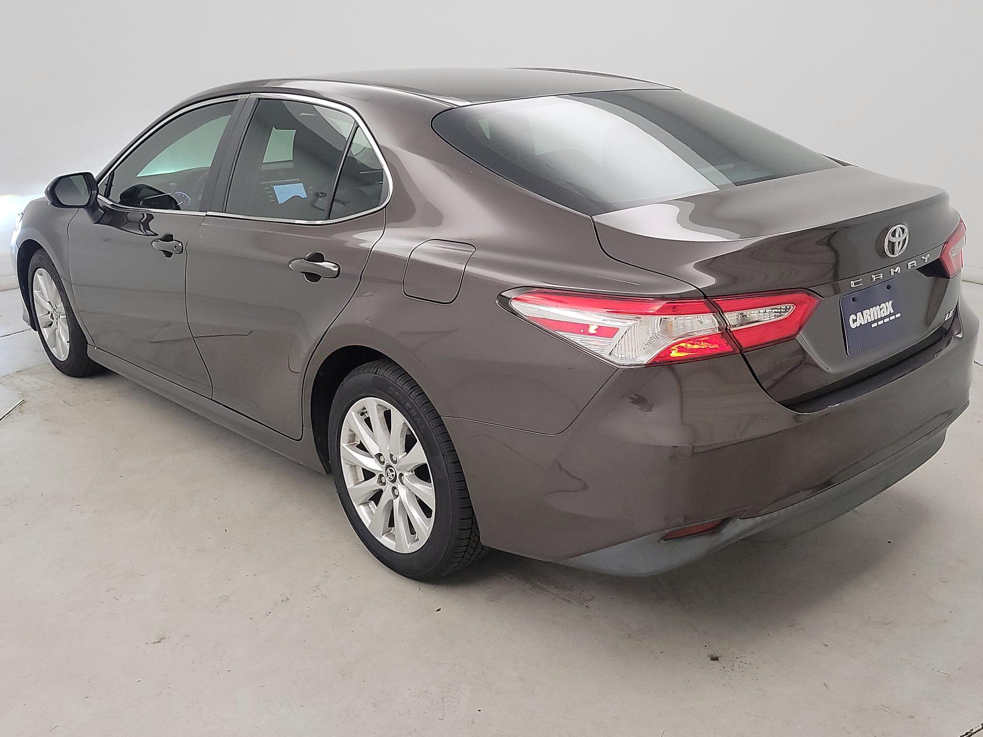 Thumbnail: 2018 Toyota Camry - 7