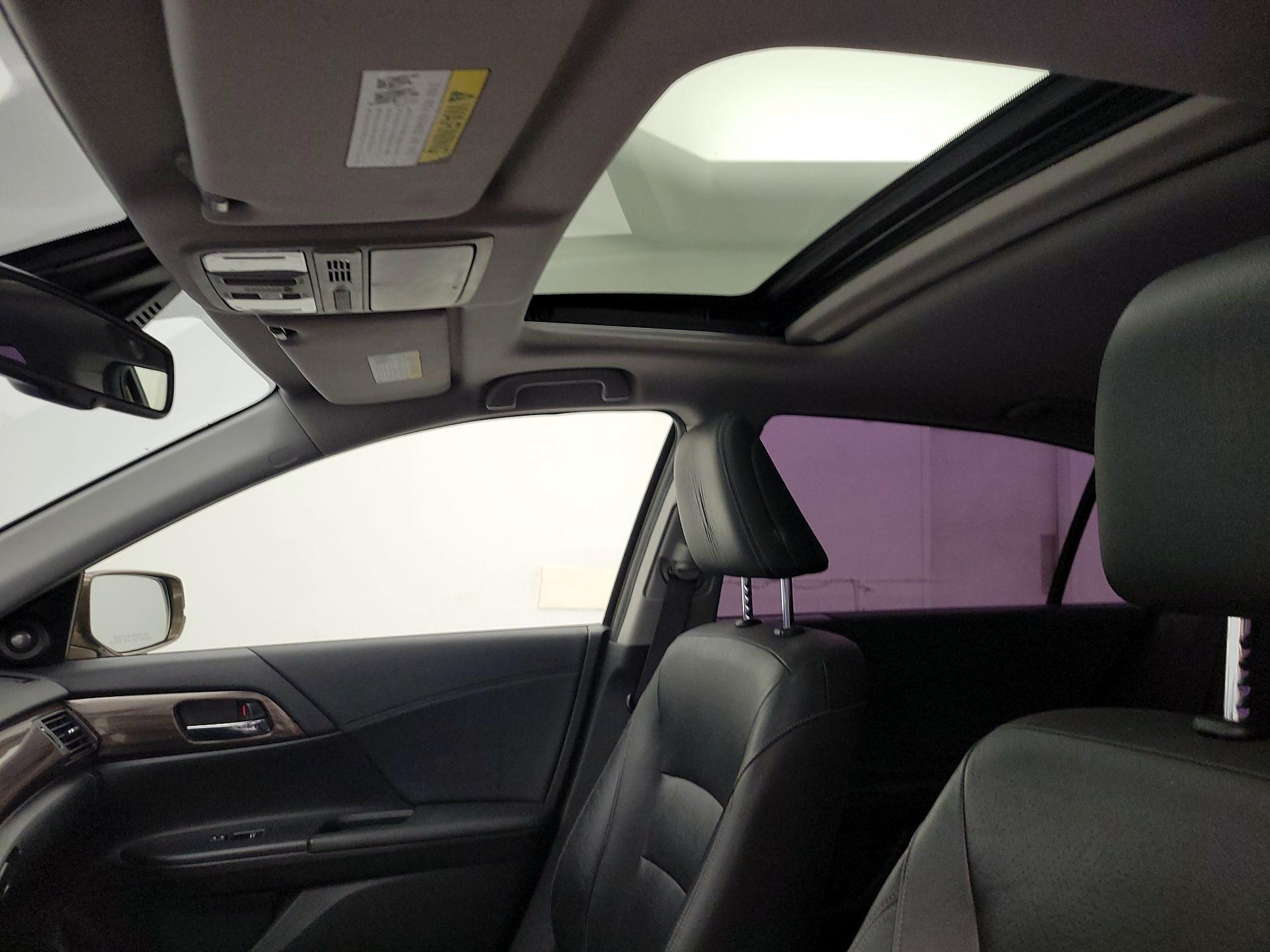Thumbnail: 2017 Honda Accord - 18