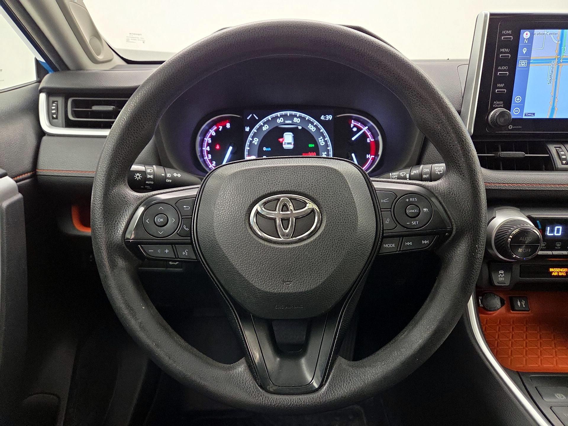 Thumbnail: 2019 Toyota RAV4 - 10