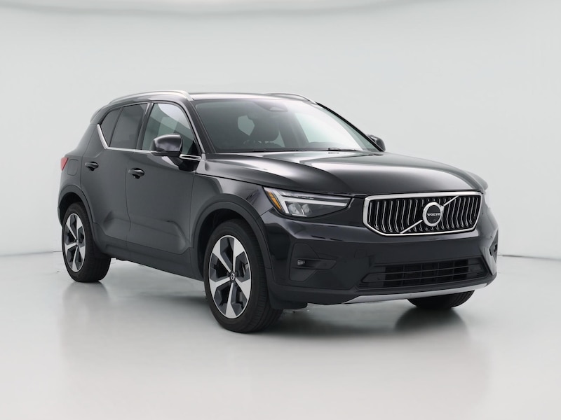 2023 Volvo XC40 B5 Plus Bright Theme