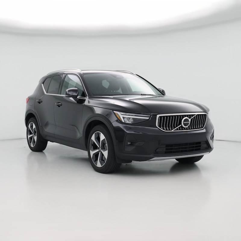 2023 Volvo XC40 B5 Plus Bright Theme