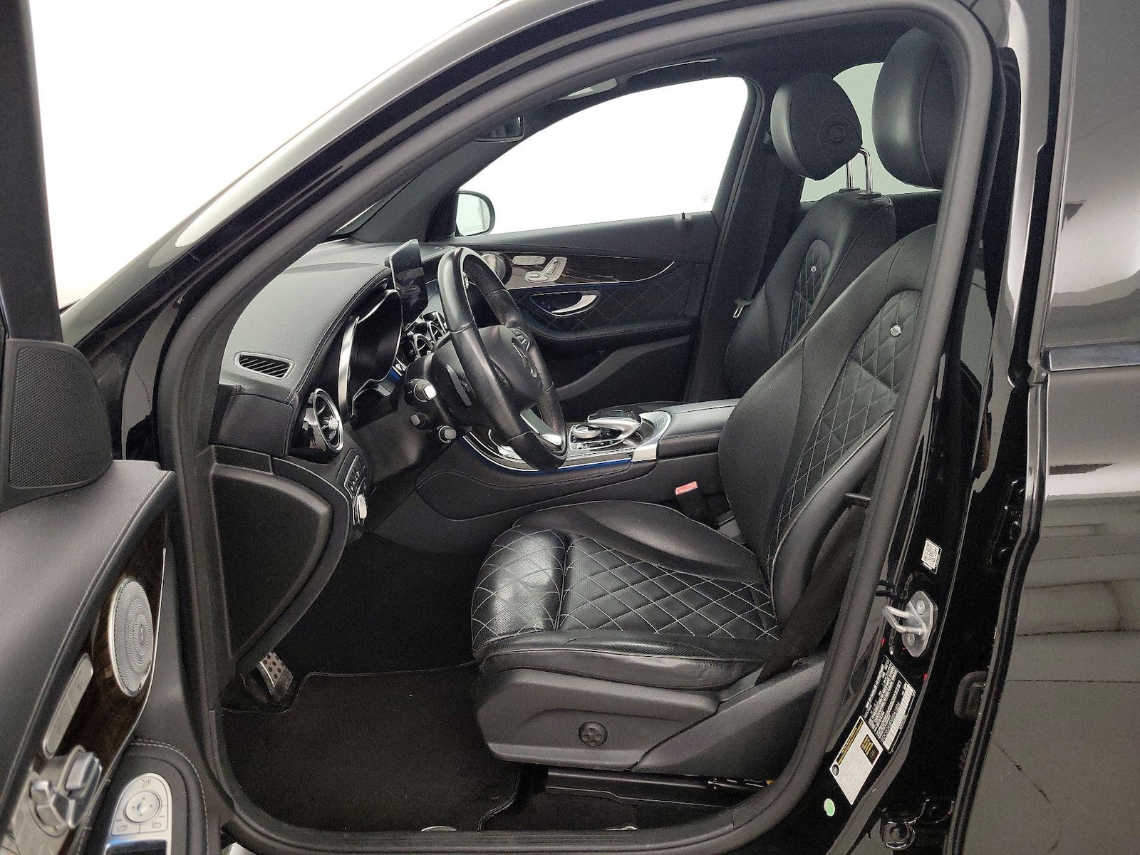 Power Seat(s) & Leather Seats