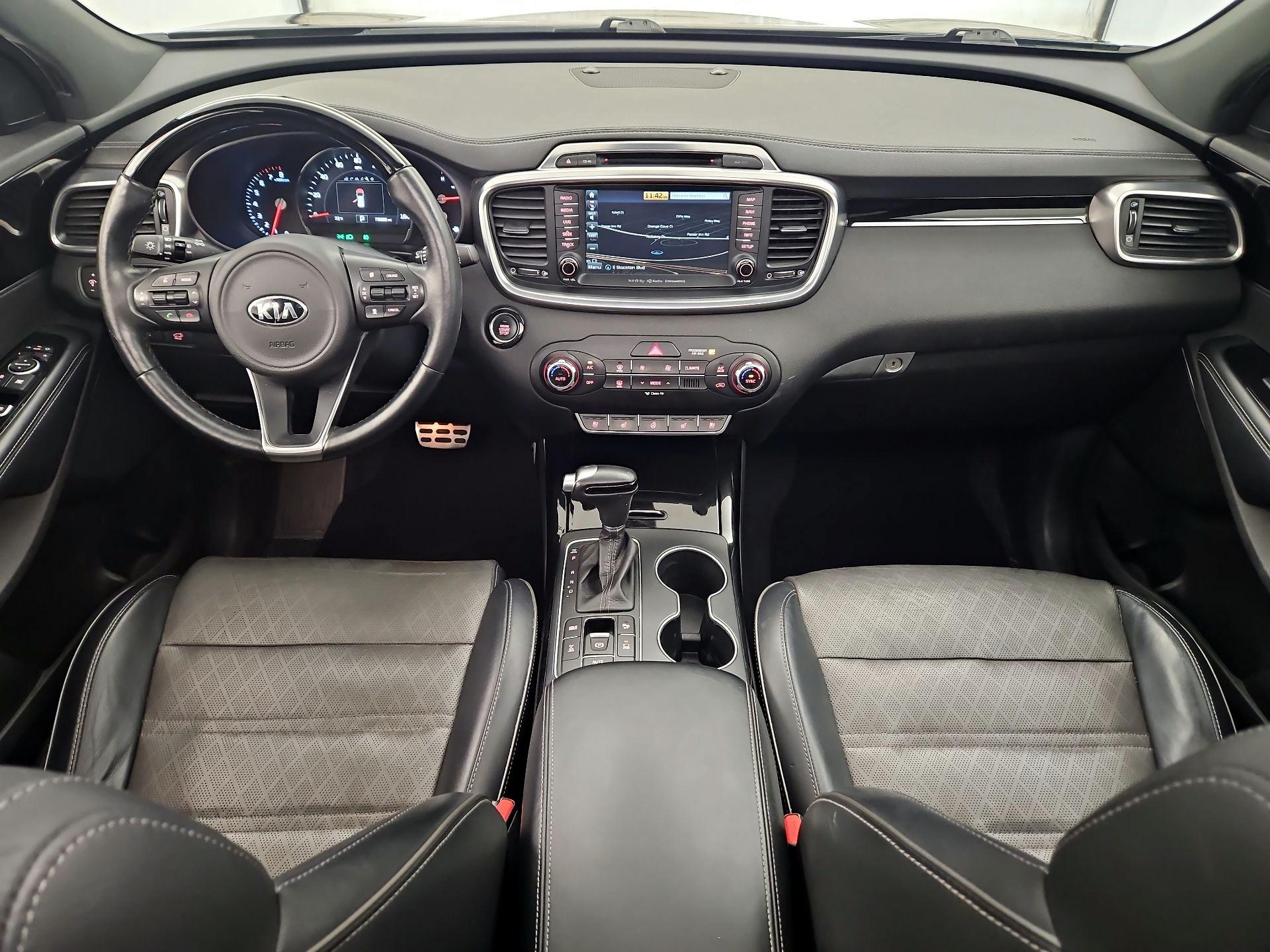 Thumbnail: 2017 Kia Sorento - 9