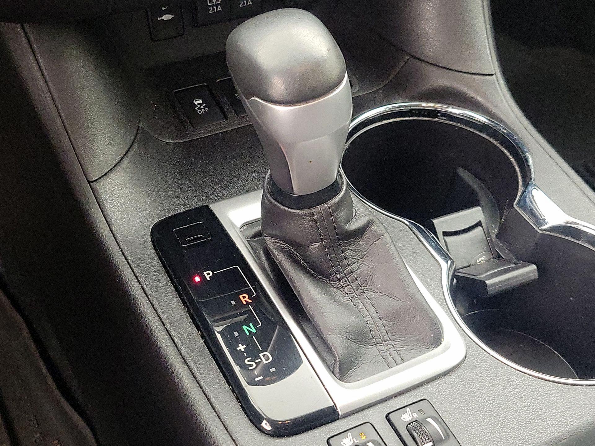 Thumbnail: 2017 Toyota Highlander - 16