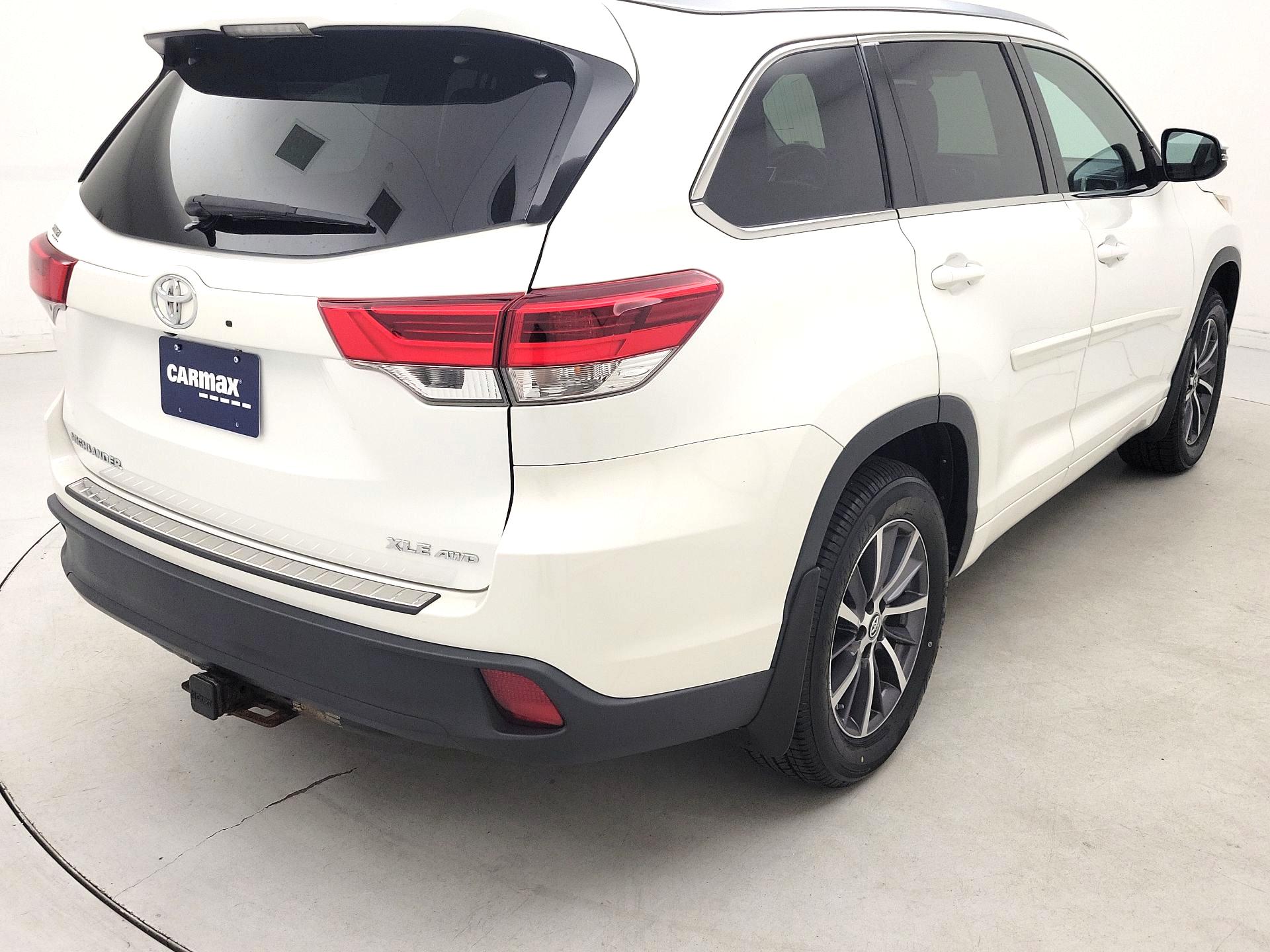 Thumbnail: 2017 Toyota Highlander - 5