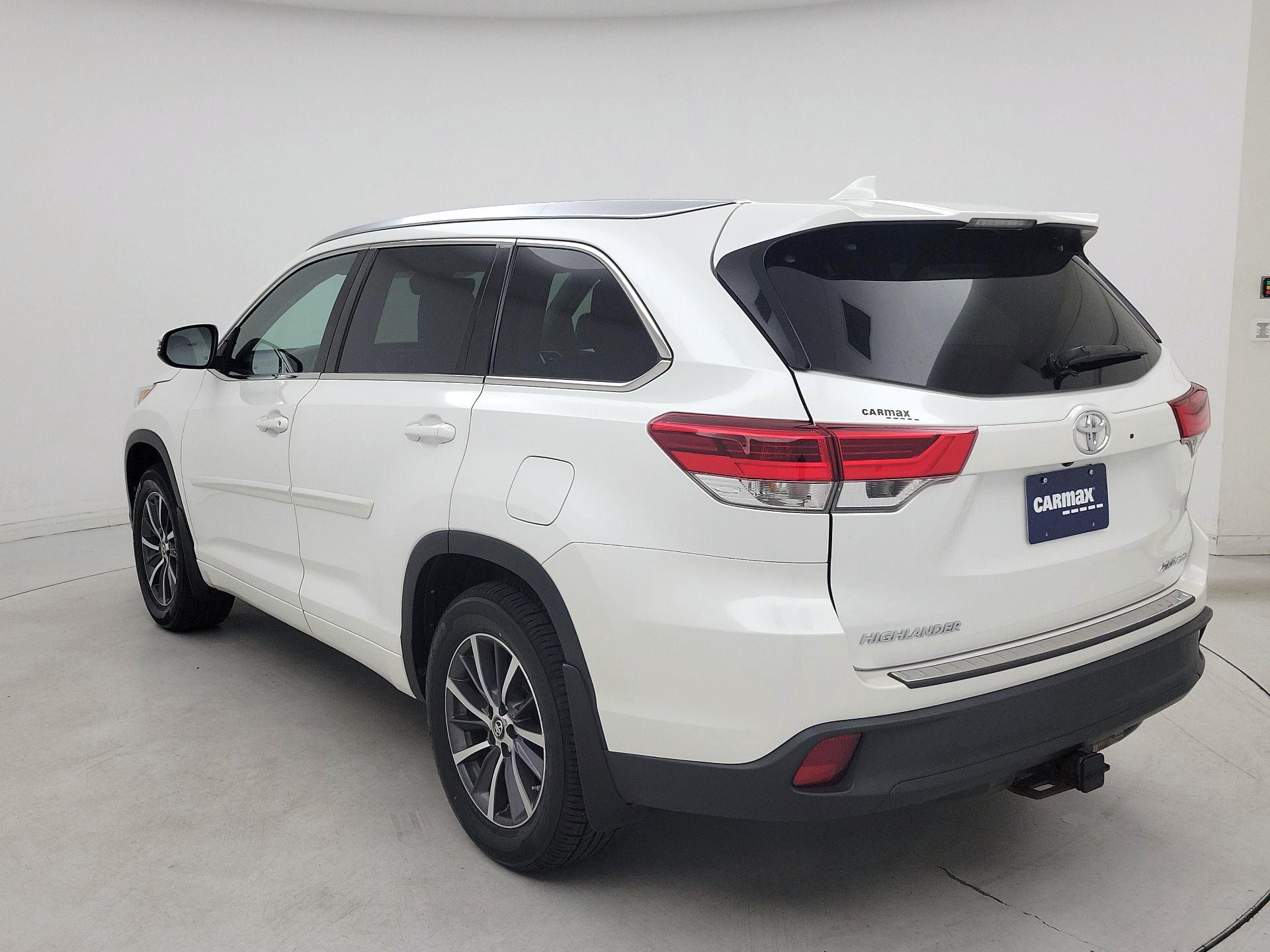 Thumbnail: 2017 Toyota Highlander - 7