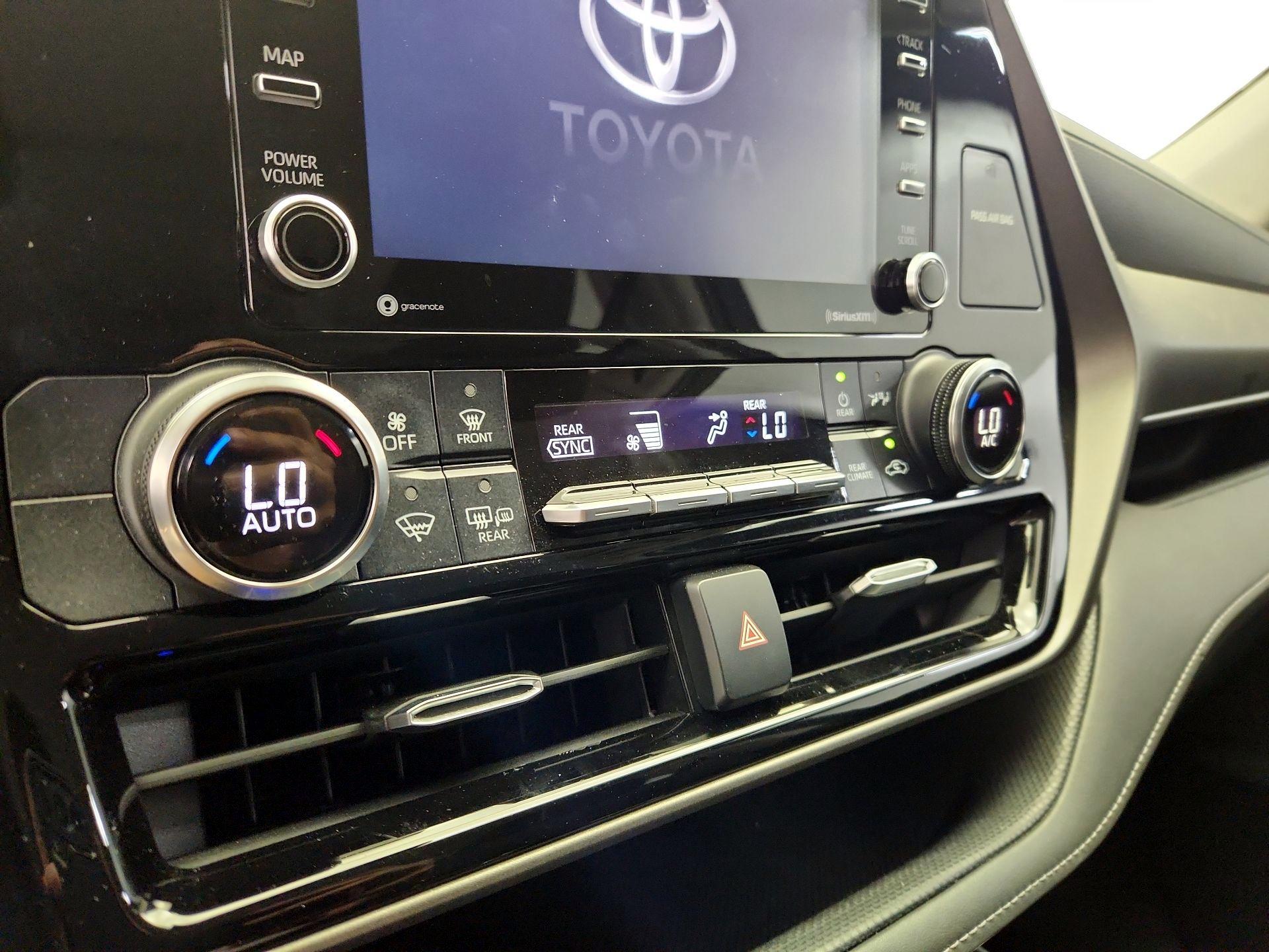 Thumbnail: 2020 Toyota Highlander - 16