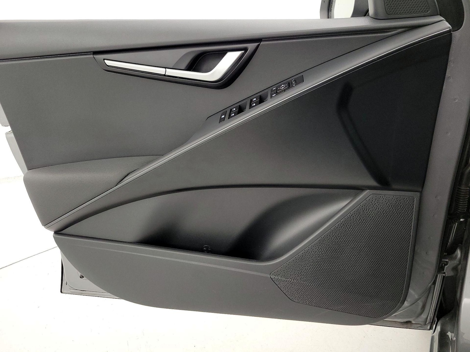 2025 Kia Niro LX - Photo 13