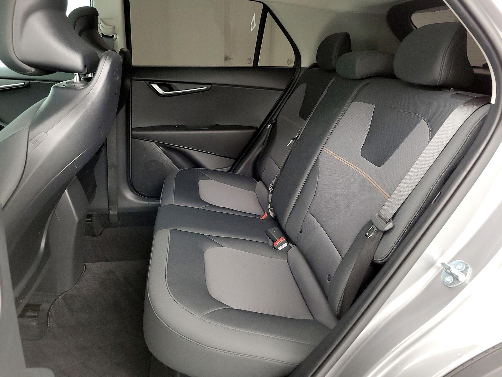 2025 Kia Niro LX - Photo 20