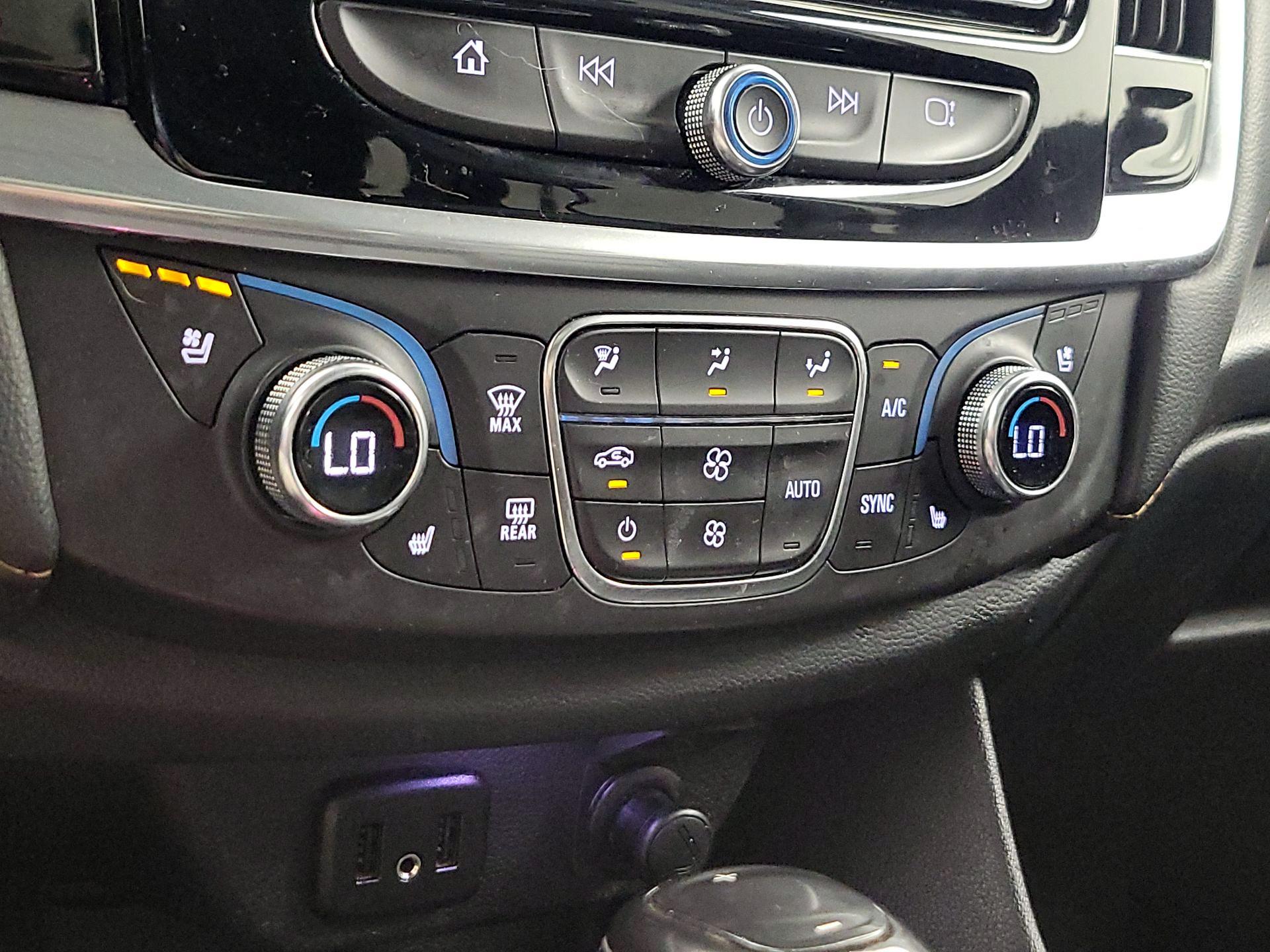 Thumbnail: 2019 Chevrolet Traverse - 17