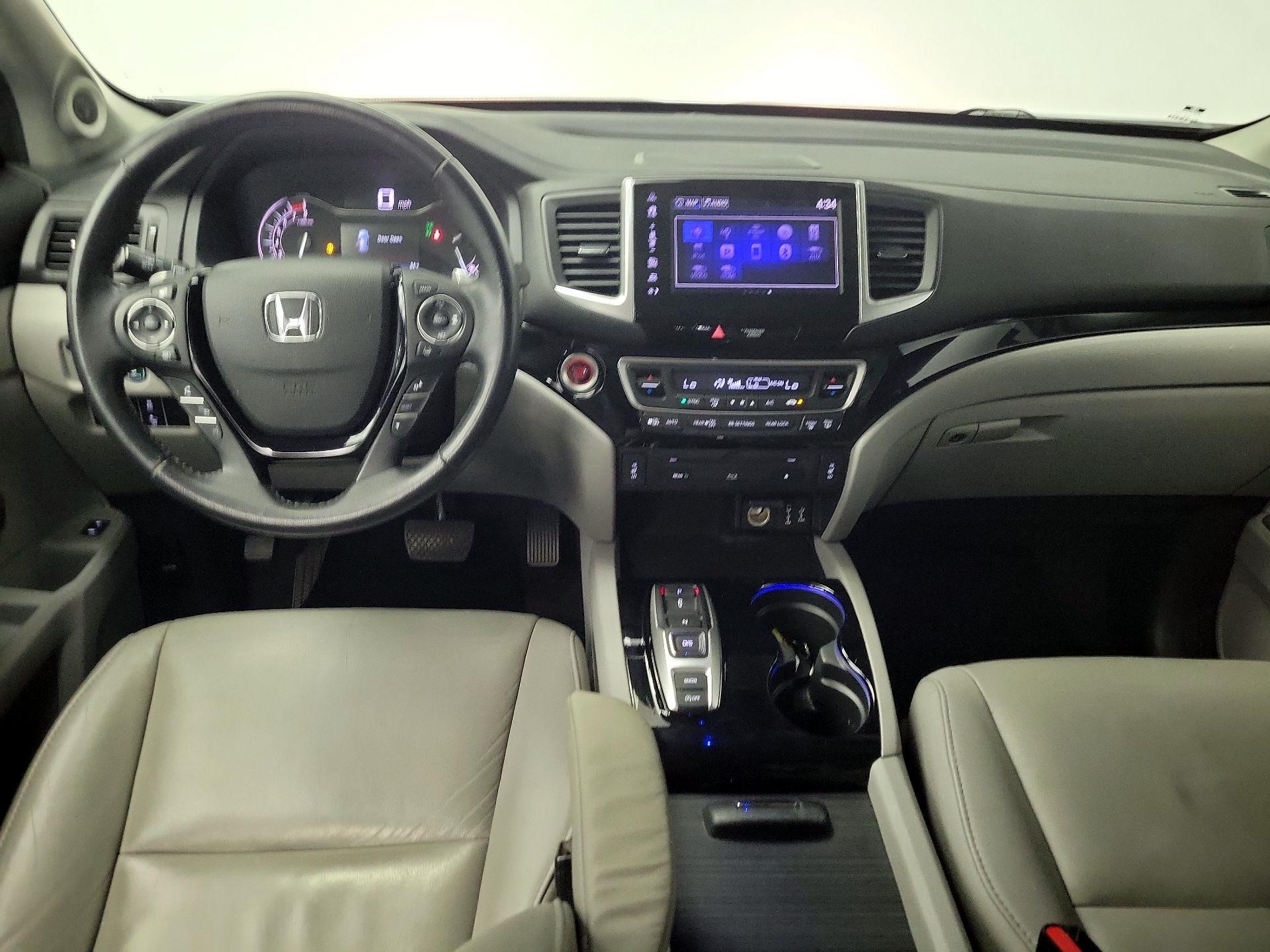 Thumbnail: 2017 Honda Pilot - 9