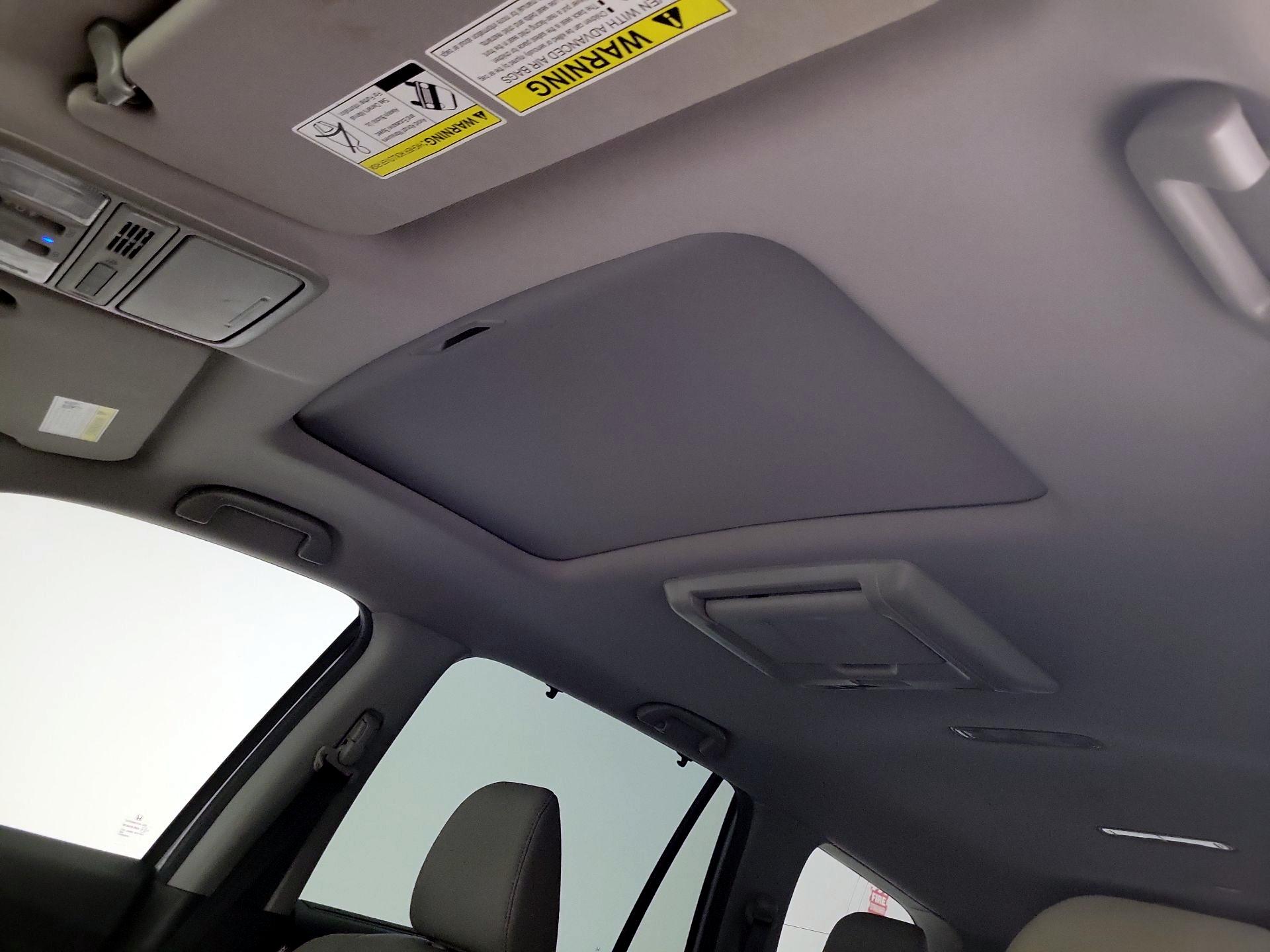 Thumbnail: 2017 Honda Pilot - 19