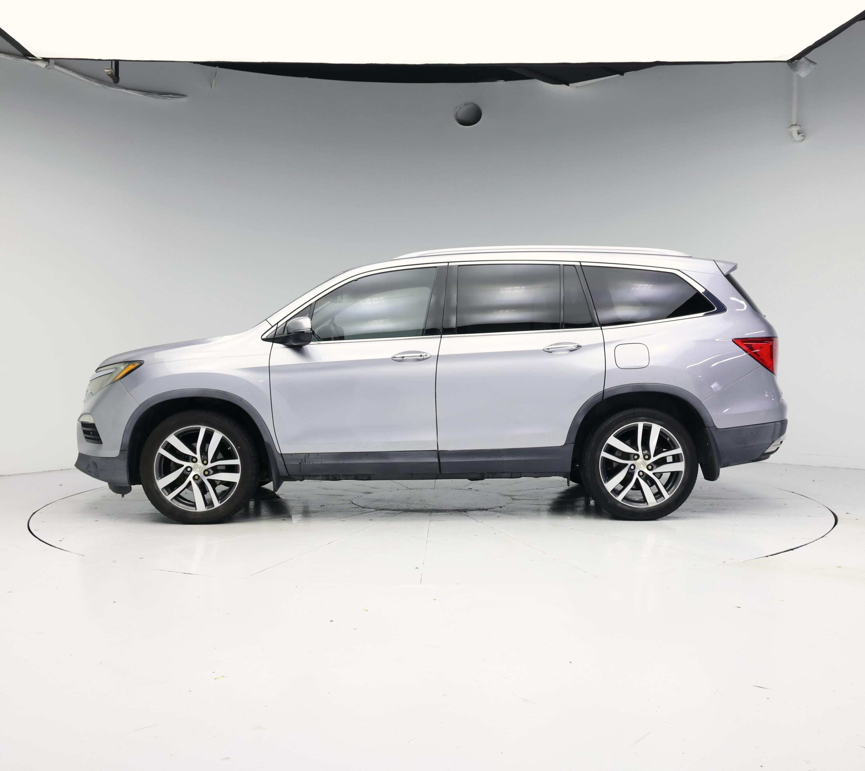 Thumbnail: 2017 Honda Pilot - 3