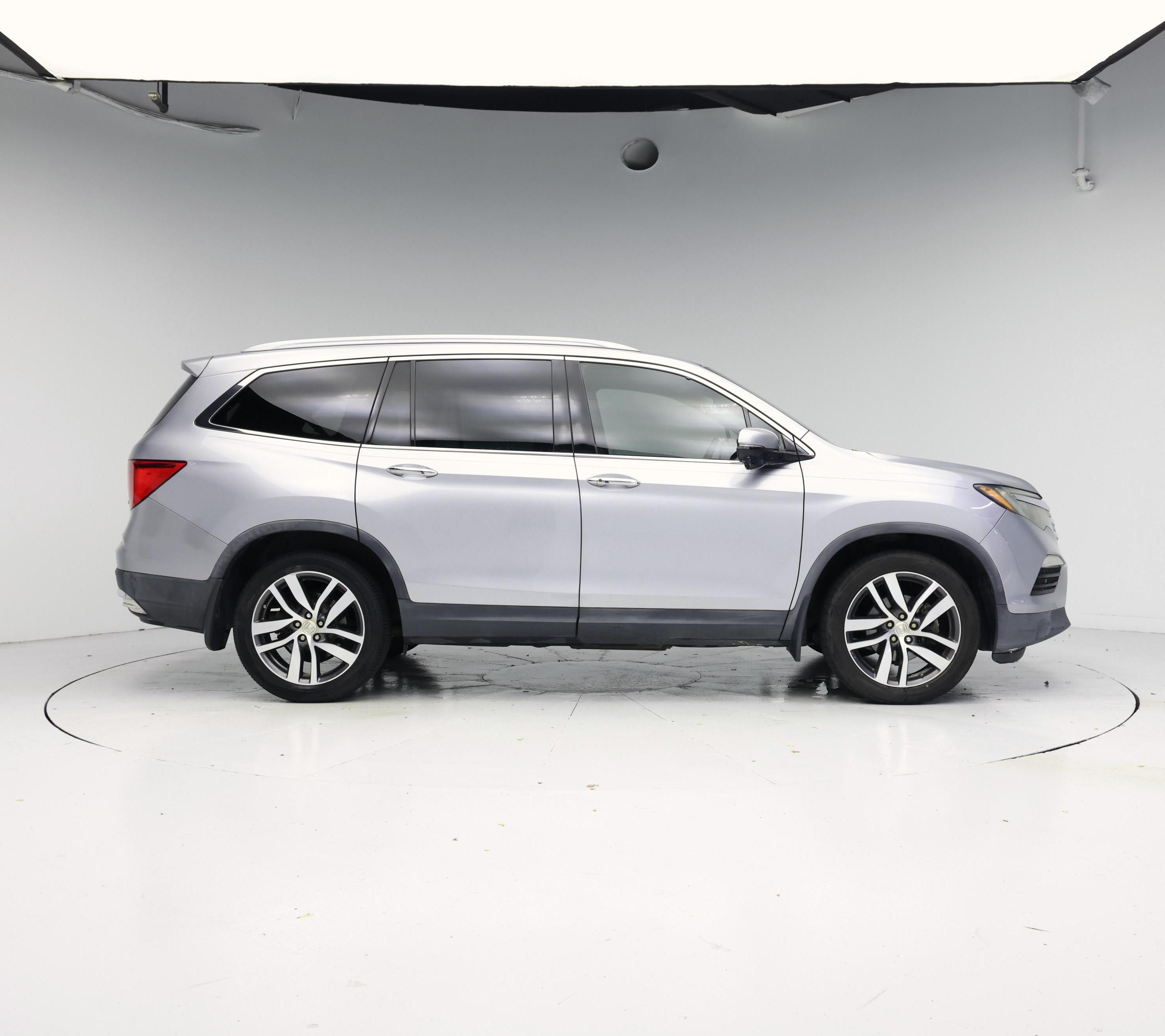 Thumbnail: 2017 Honda Pilot - 7