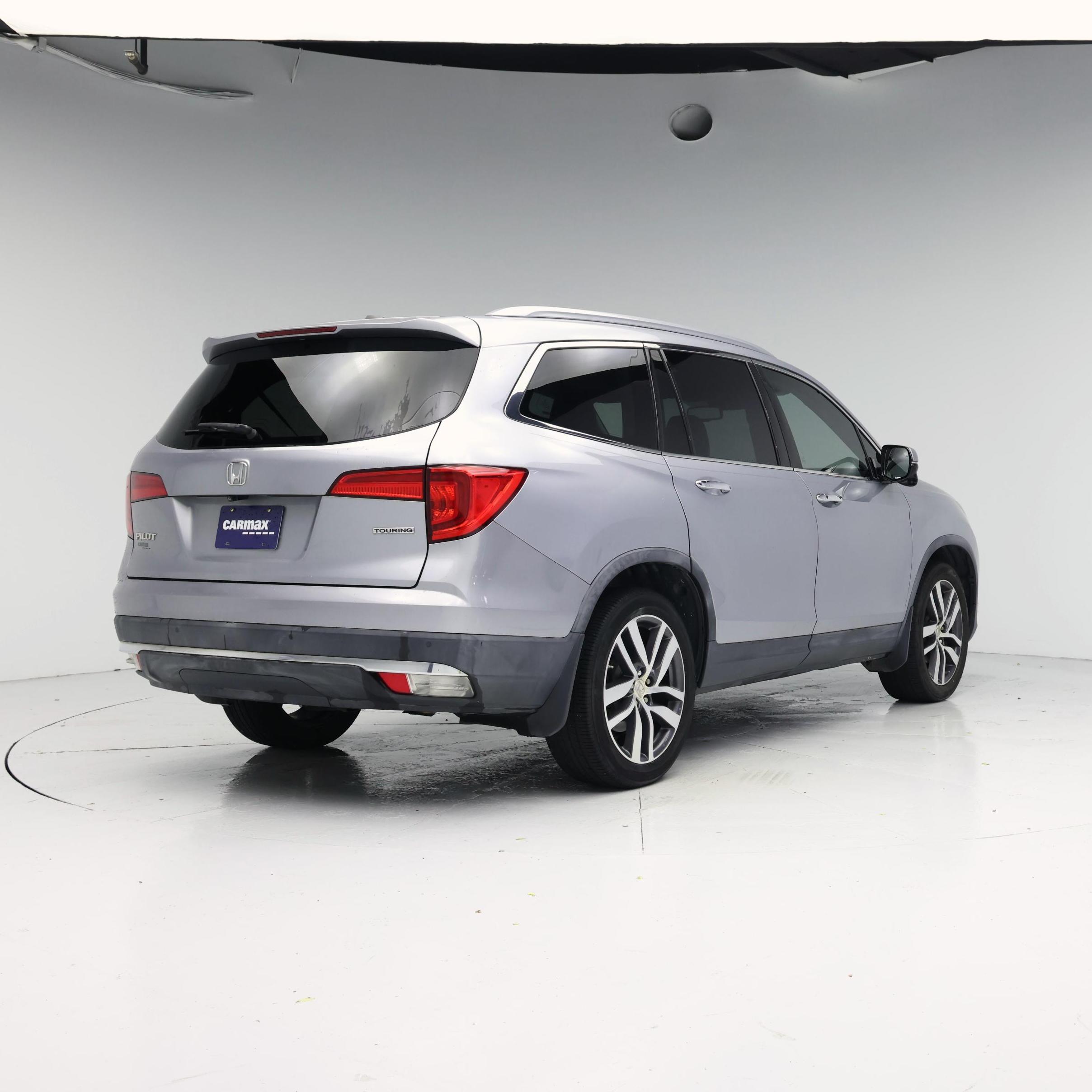 Thumbnail: 2017 Honda Pilot - 8