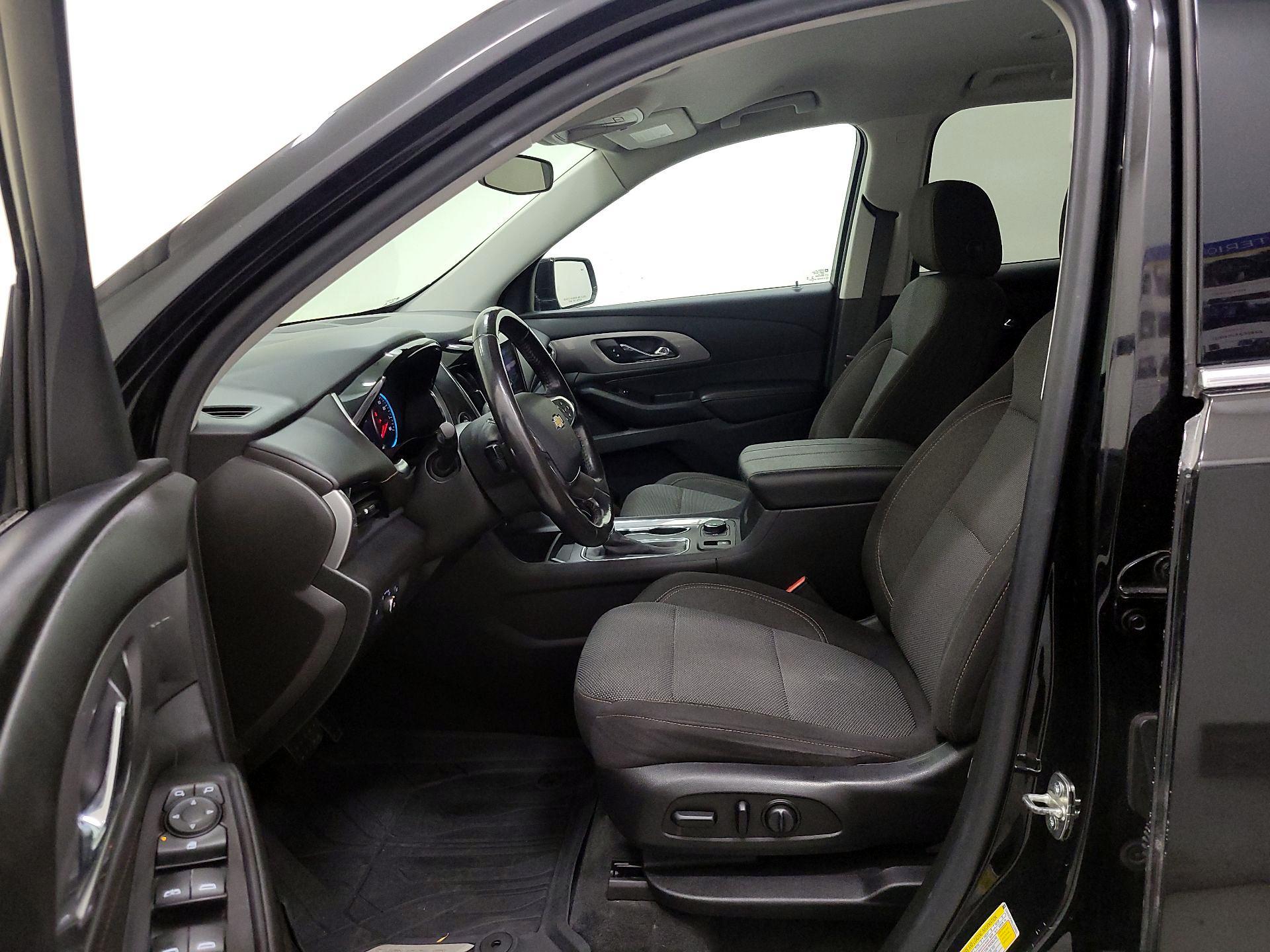 Thumbnail: 2020 Chevrolet Traverse - 11