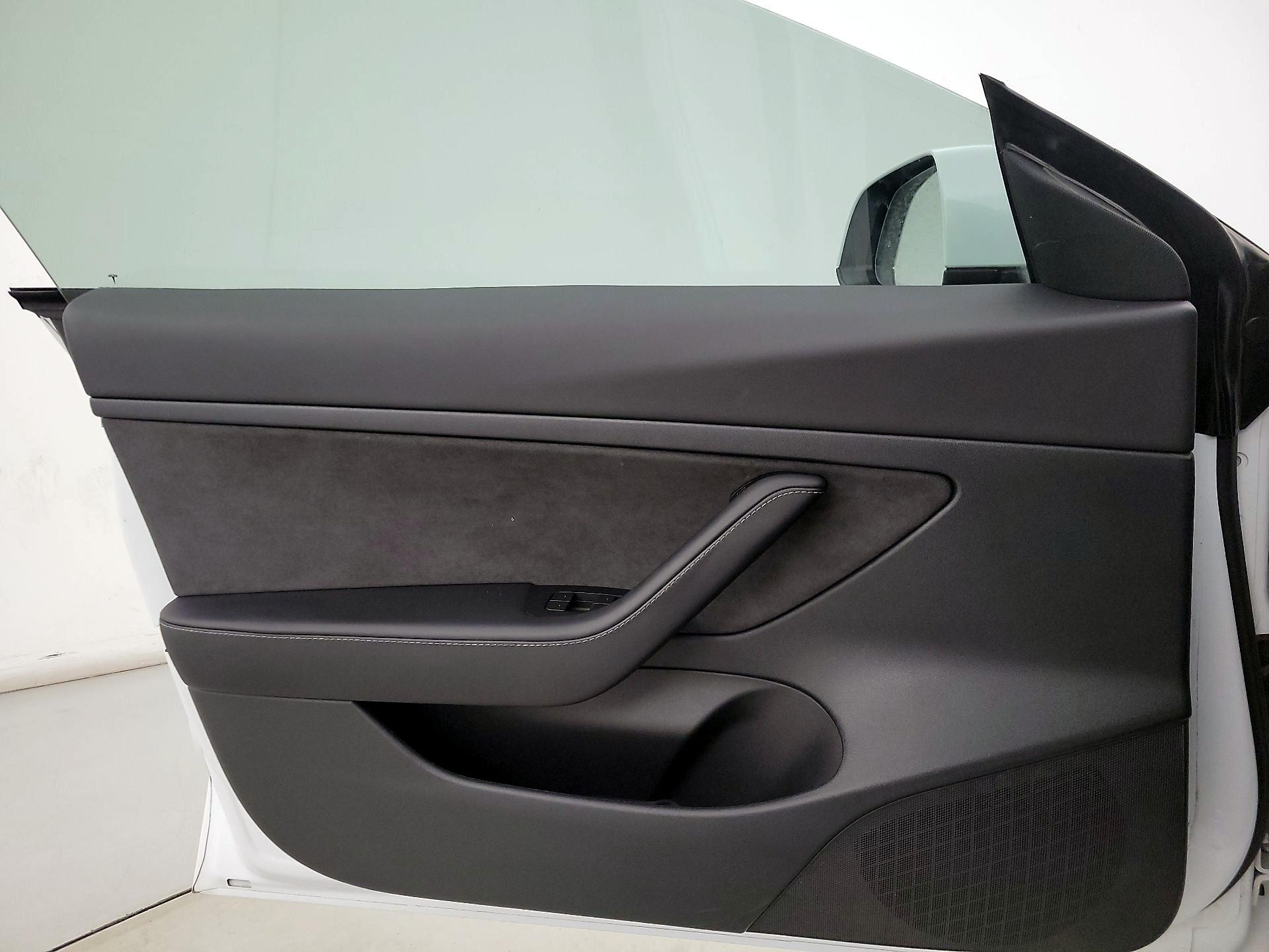 Thumbnail: 2021 Tesla Model 3 - 12