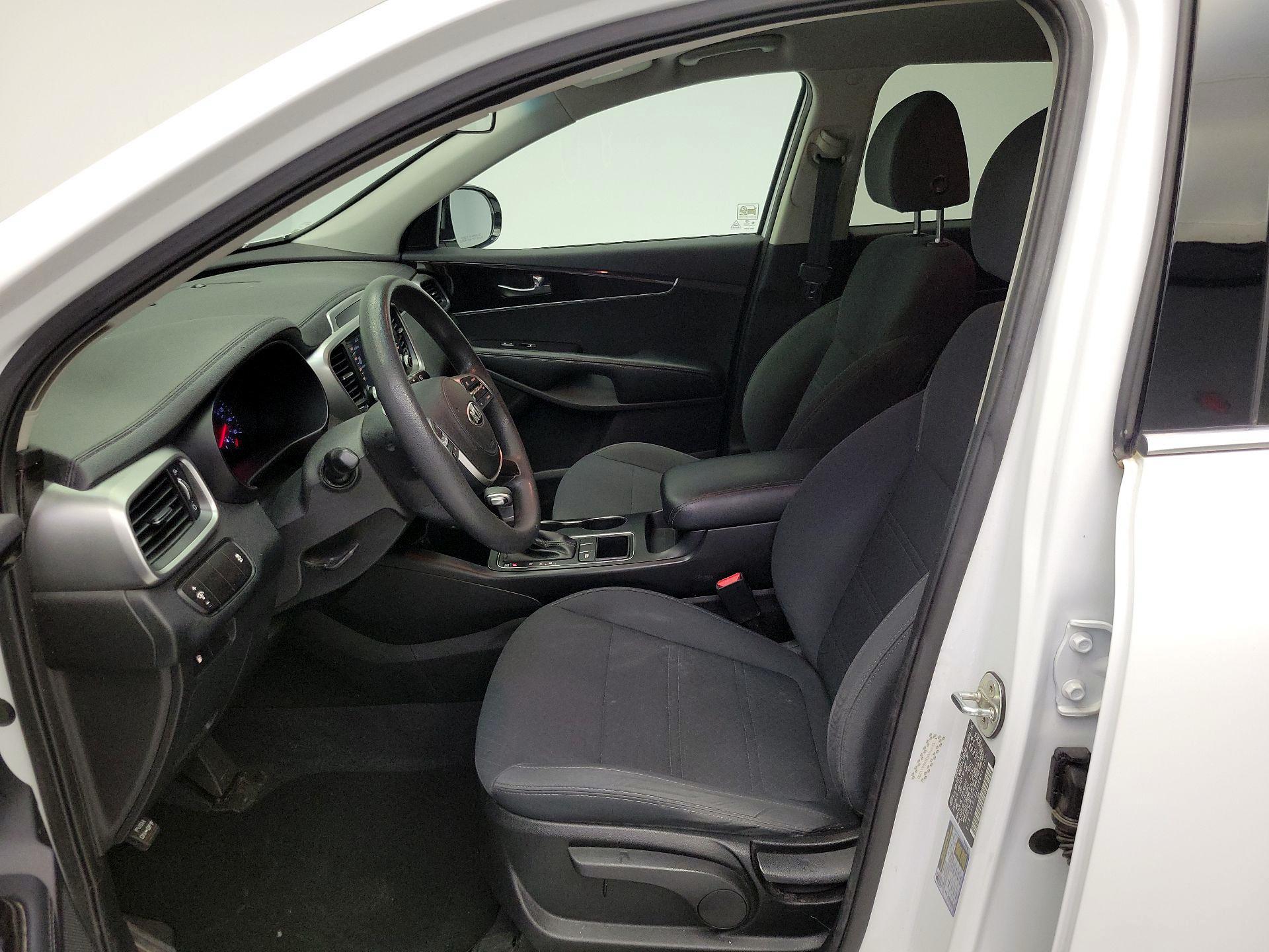 Thumbnail: 2019 Kia Sorento - 11