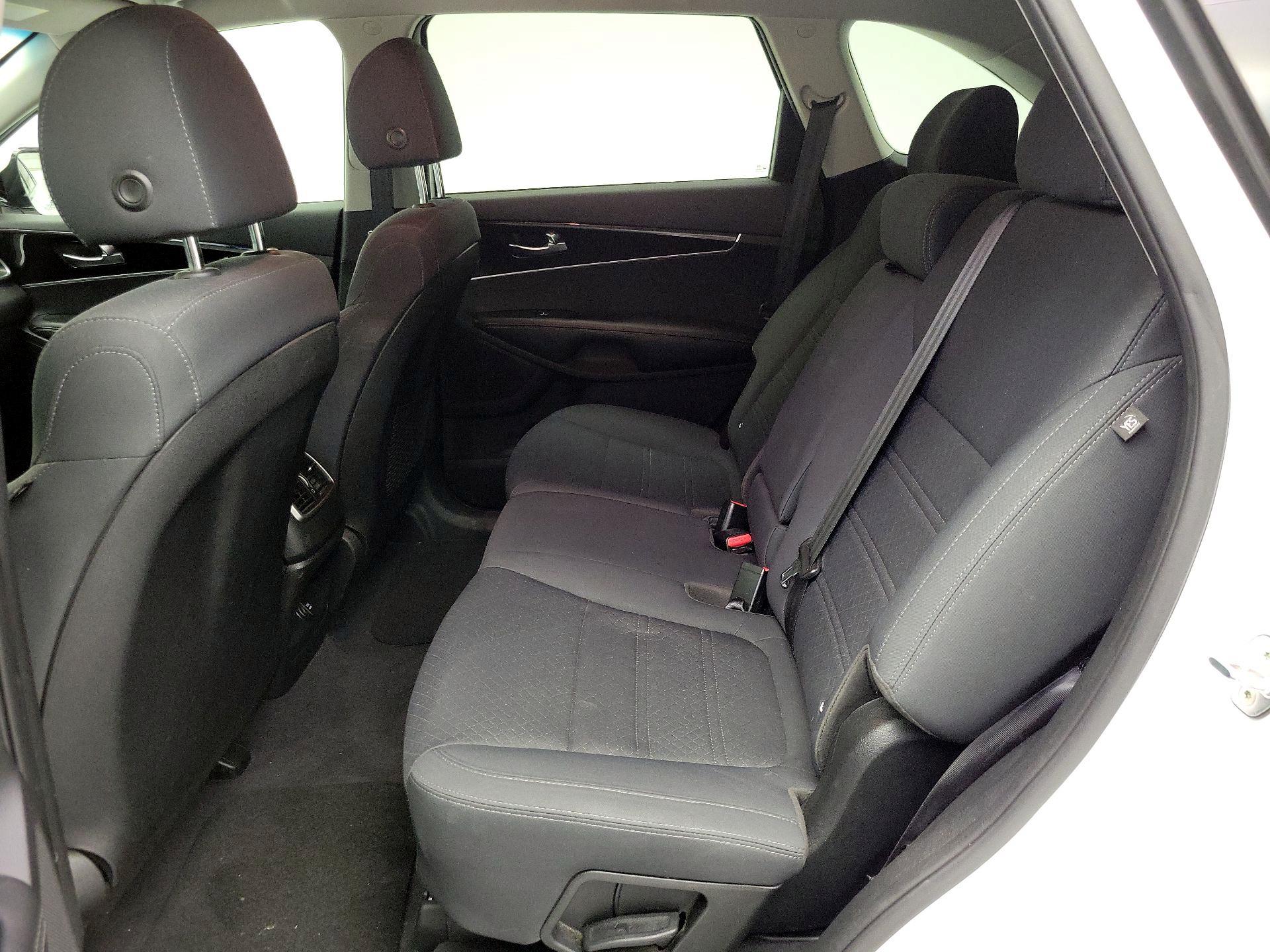 Thumbnail: 2019 Kia Sorento - 19