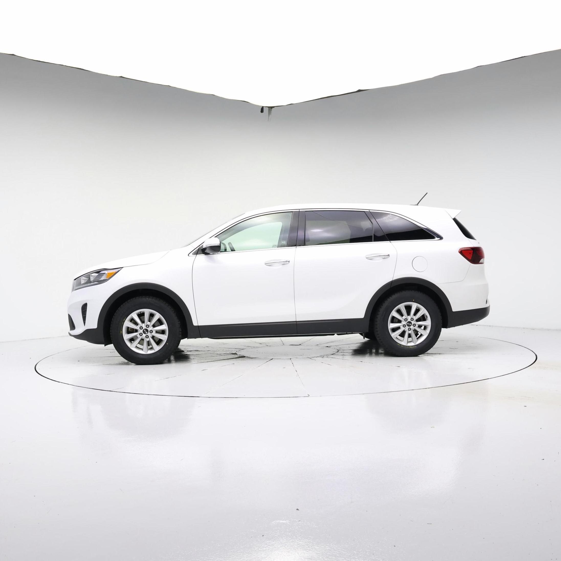 Thumbnail: 2019 Kia Sorento - 3
