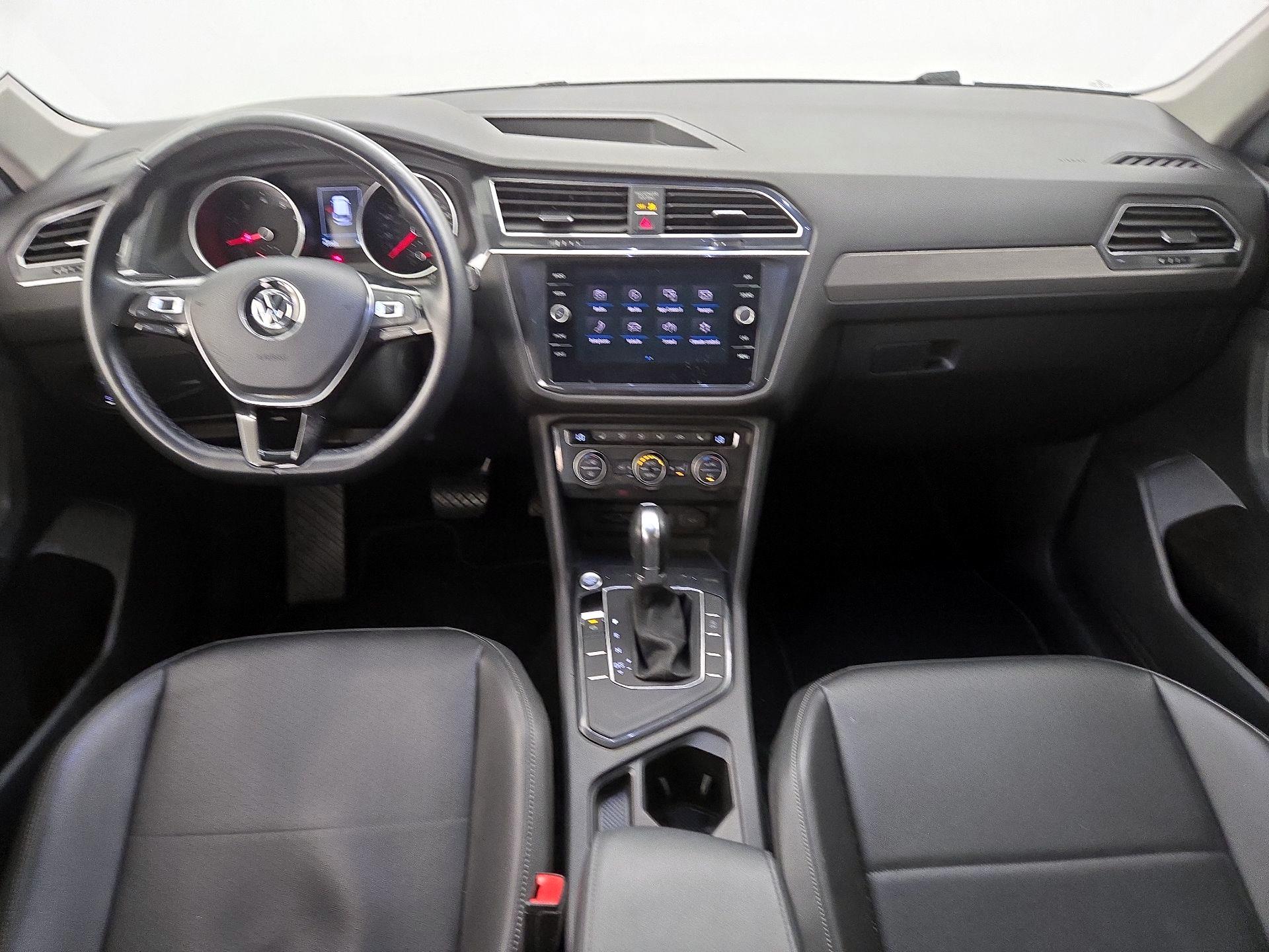 Thumbnail: 2018 Volkswagen Tiguan - 9