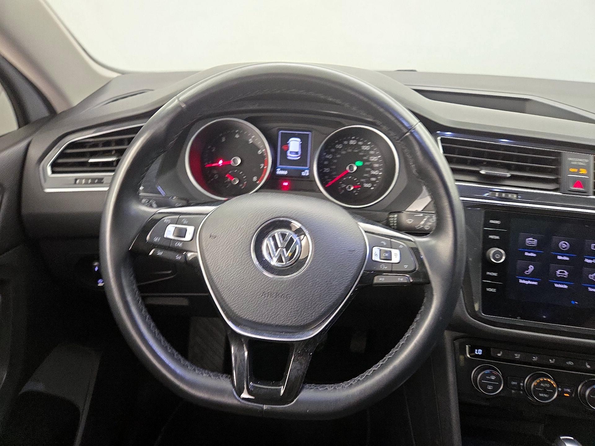 Thumbnail: 2018 Volkswagen Tiguan - 10