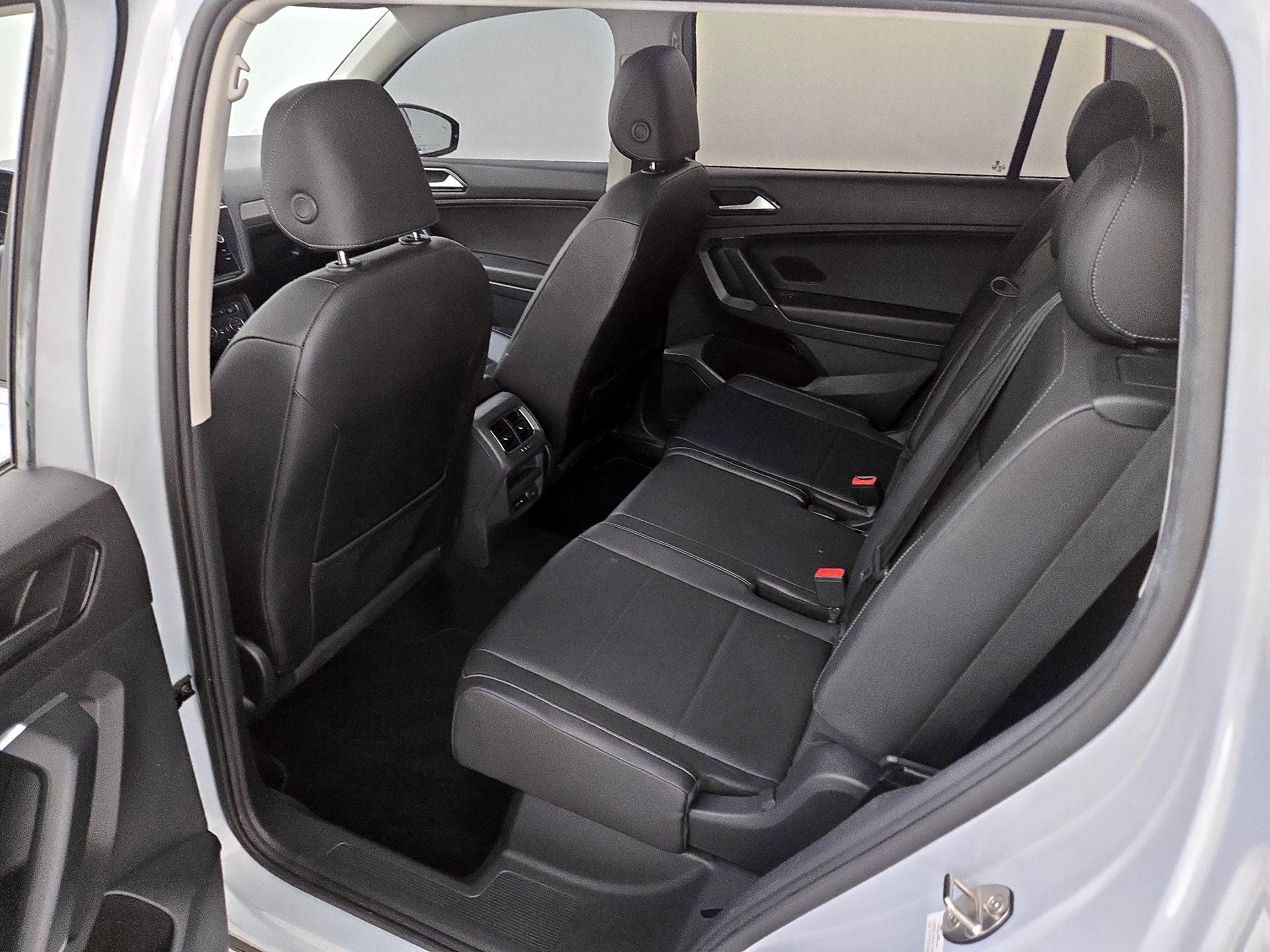 Thumbnail: 2018 Volkswagen Tiguan - 20
