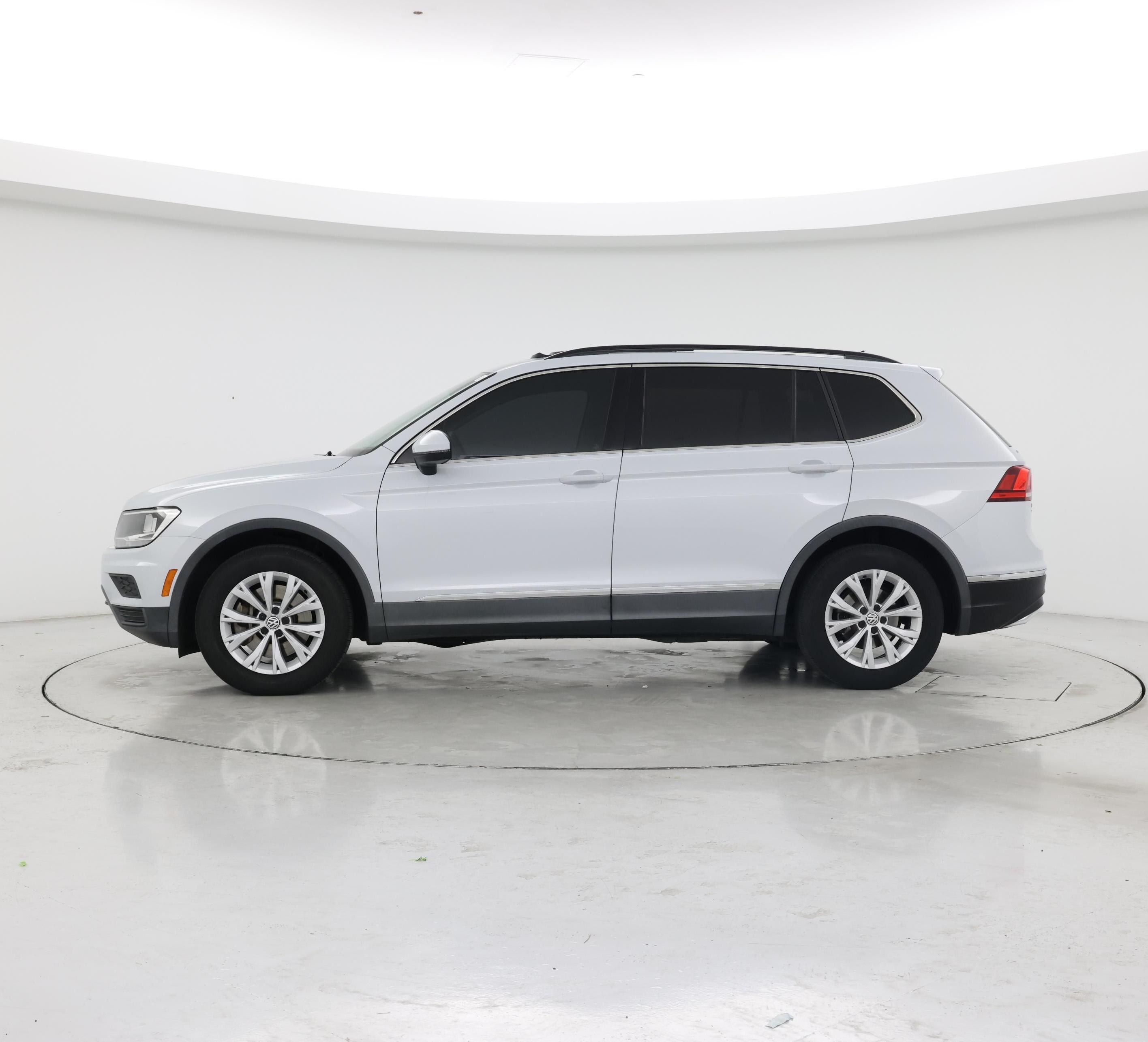 Thumbnail: 2018 Volkswagen Tiguan - 3