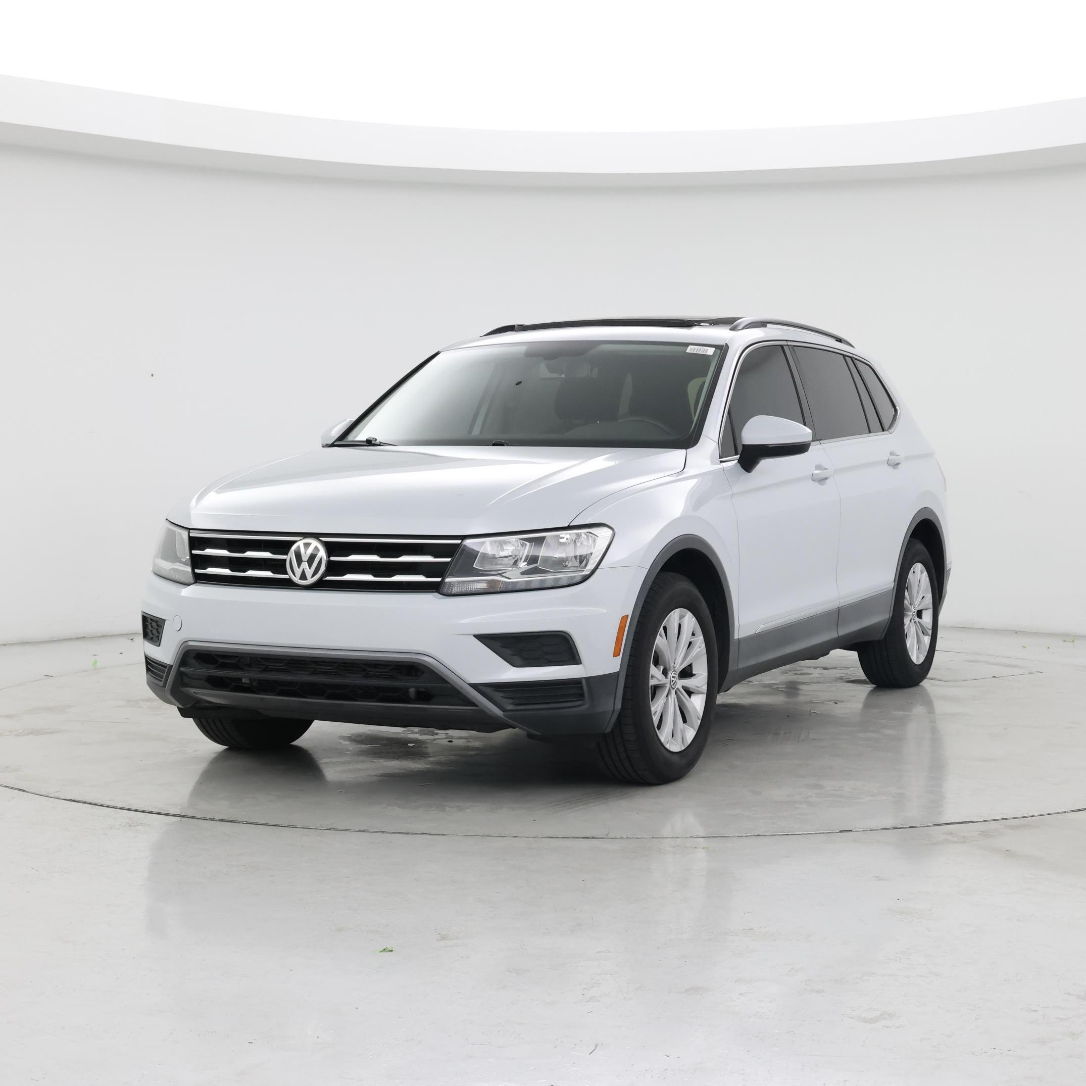 Thumbnail: 2018 Volkswagen Tiguan - 4