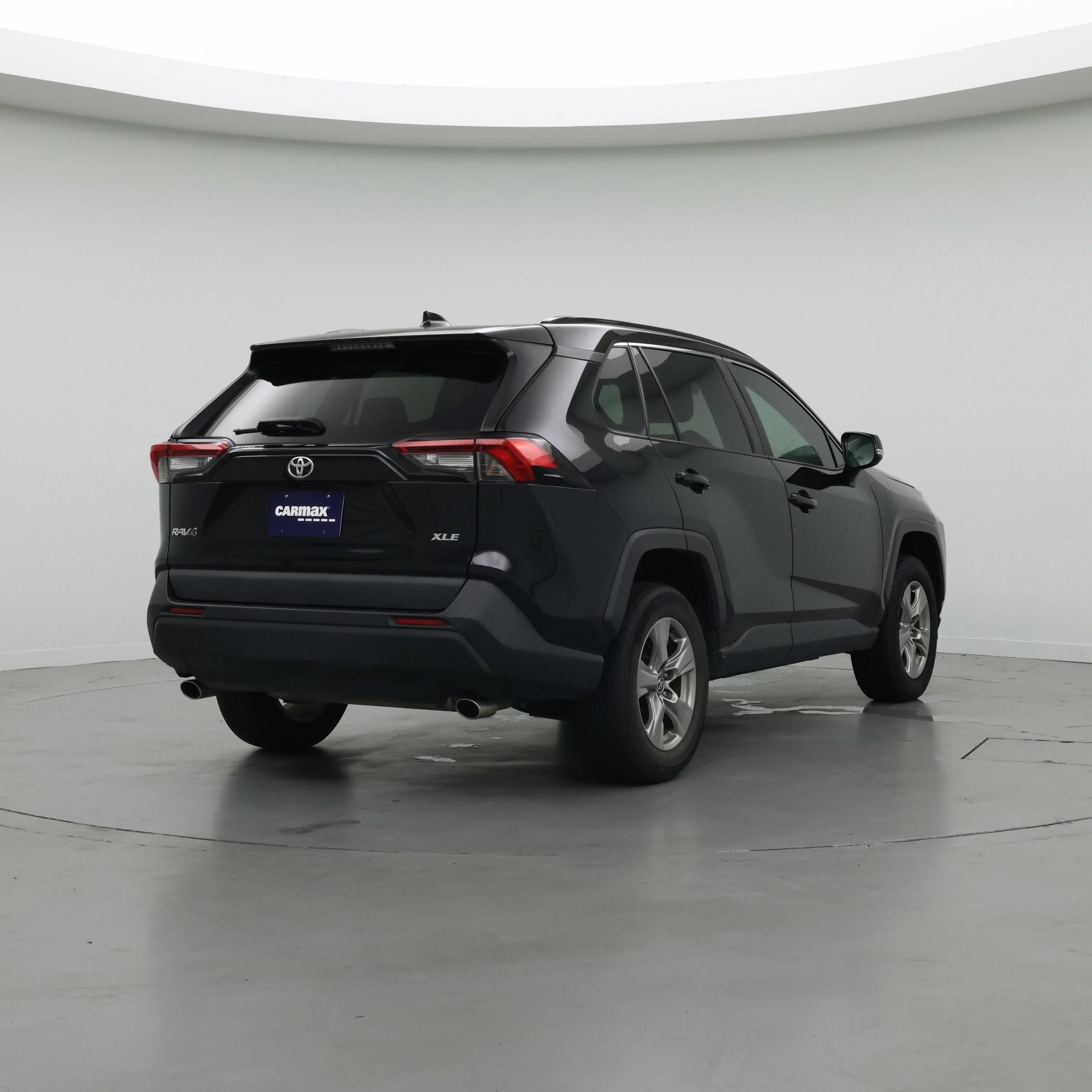 Thumbnail: 2022 Toyota RAV4 - 8