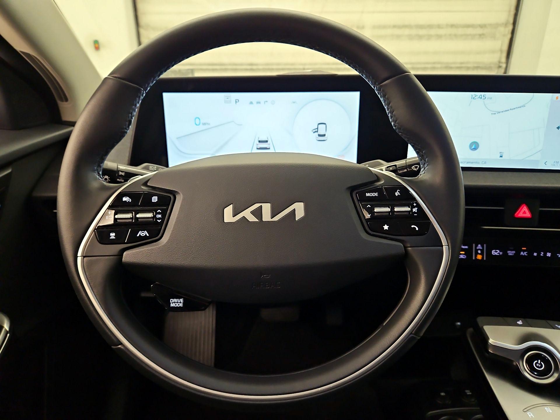 Thumbnail: 2022 Kia EV6 - 10