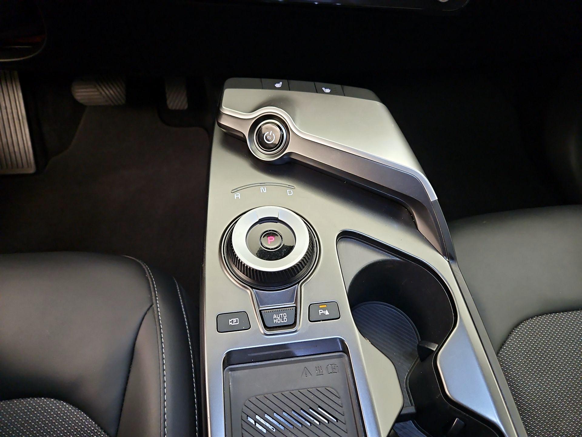 Thumbnail: 2022 Kia EV6 - 18