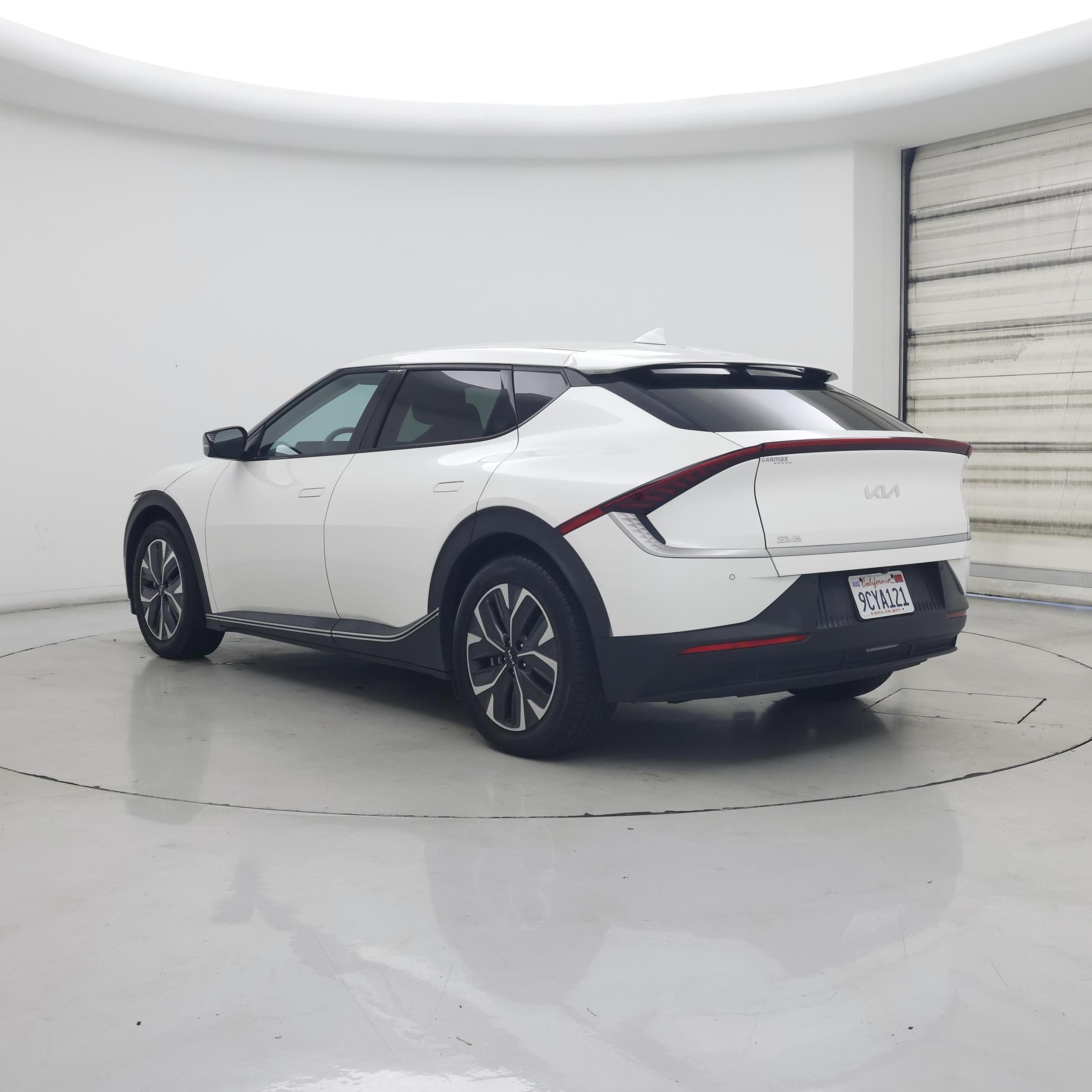 Thumbnail: 2022 Kia EV6 - 2