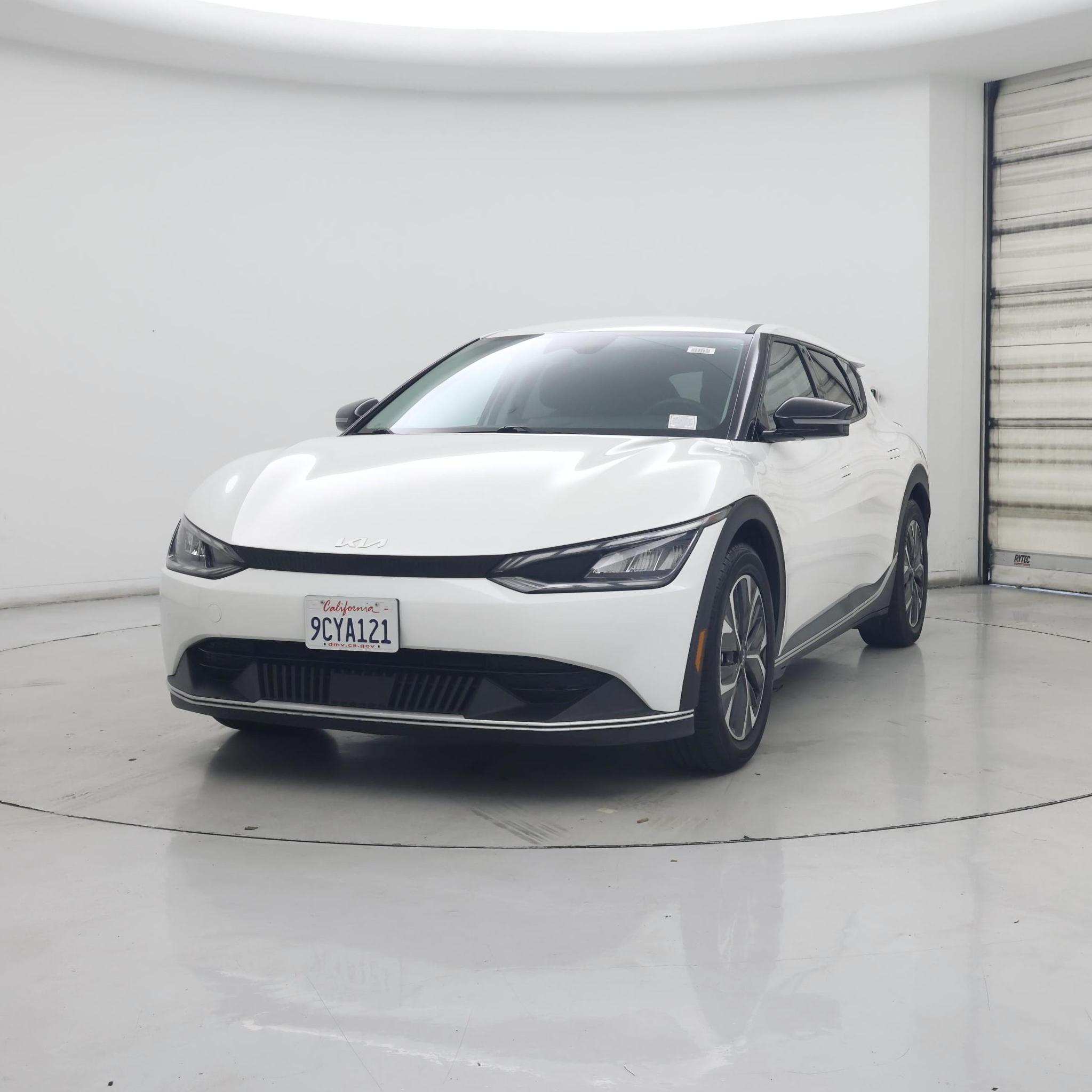 Thumbnail: 2022 Kia EV6 - 4