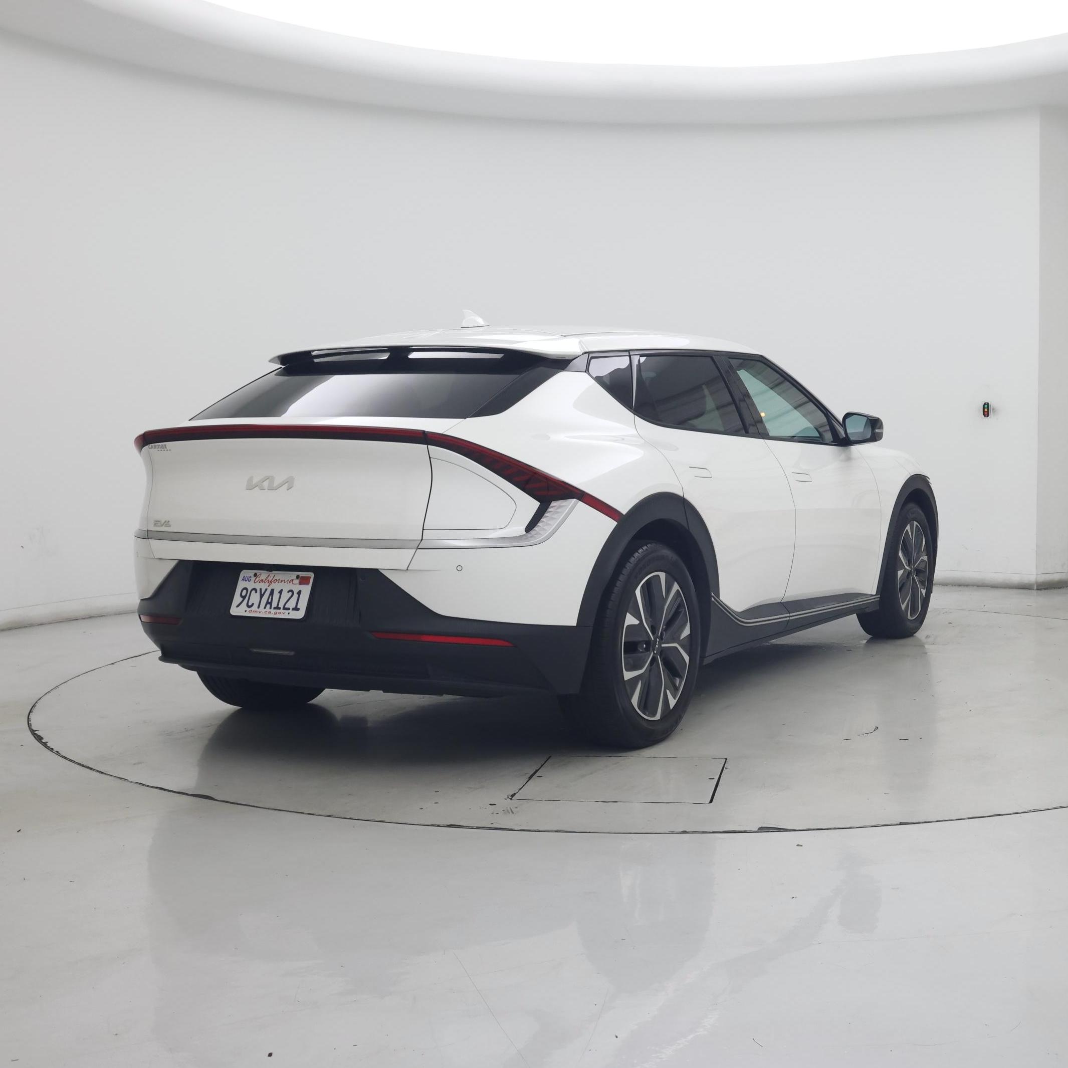 Thumbnail: 2022 Kia EV6 - 8