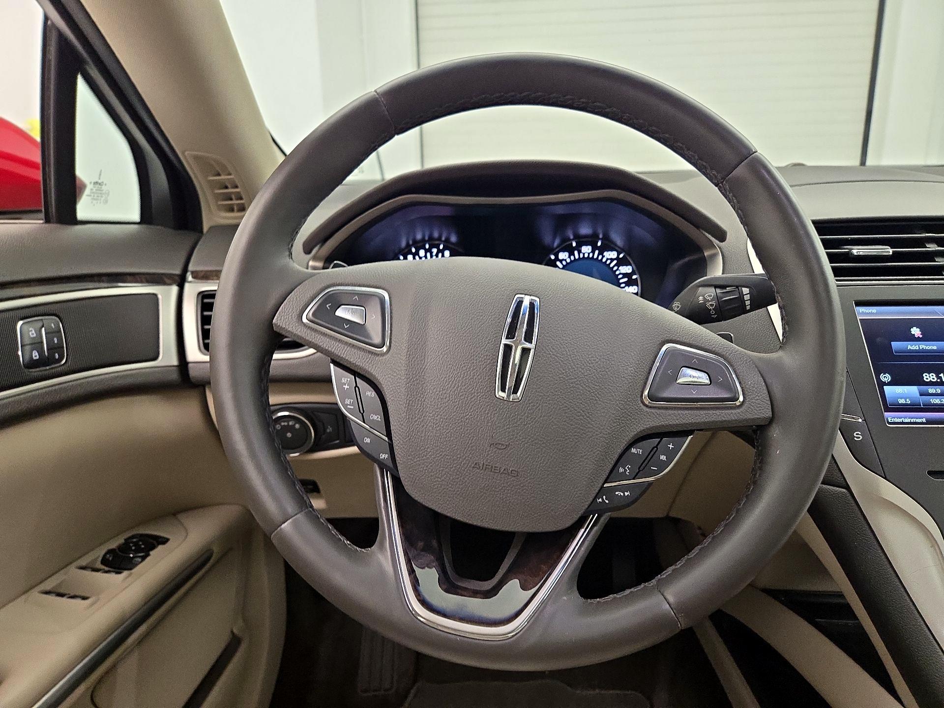 Thumbnail: 2016 Lincoln MKZ - 10