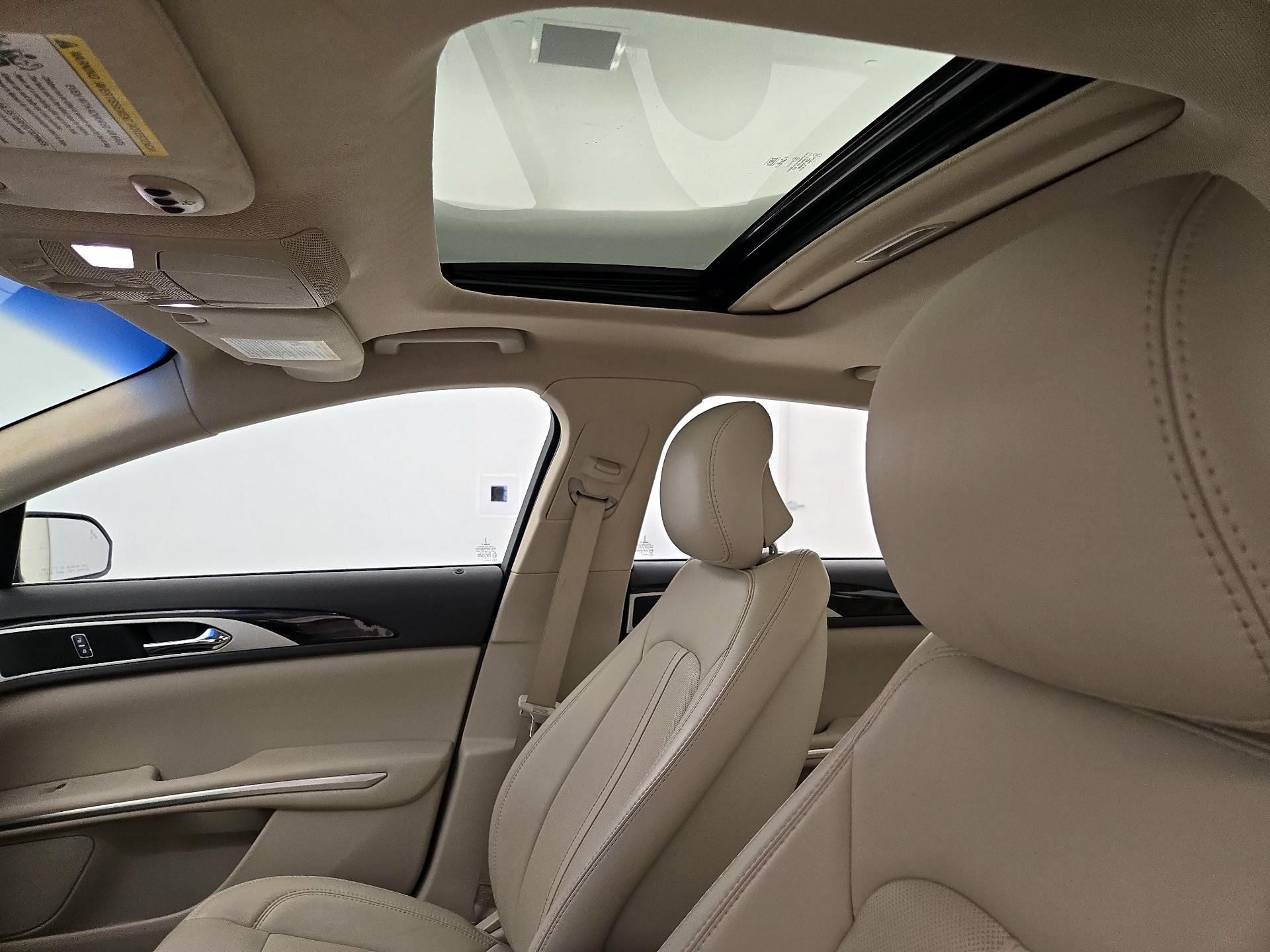 Thumbnail: 2016 Lincoln MKZ - 19
