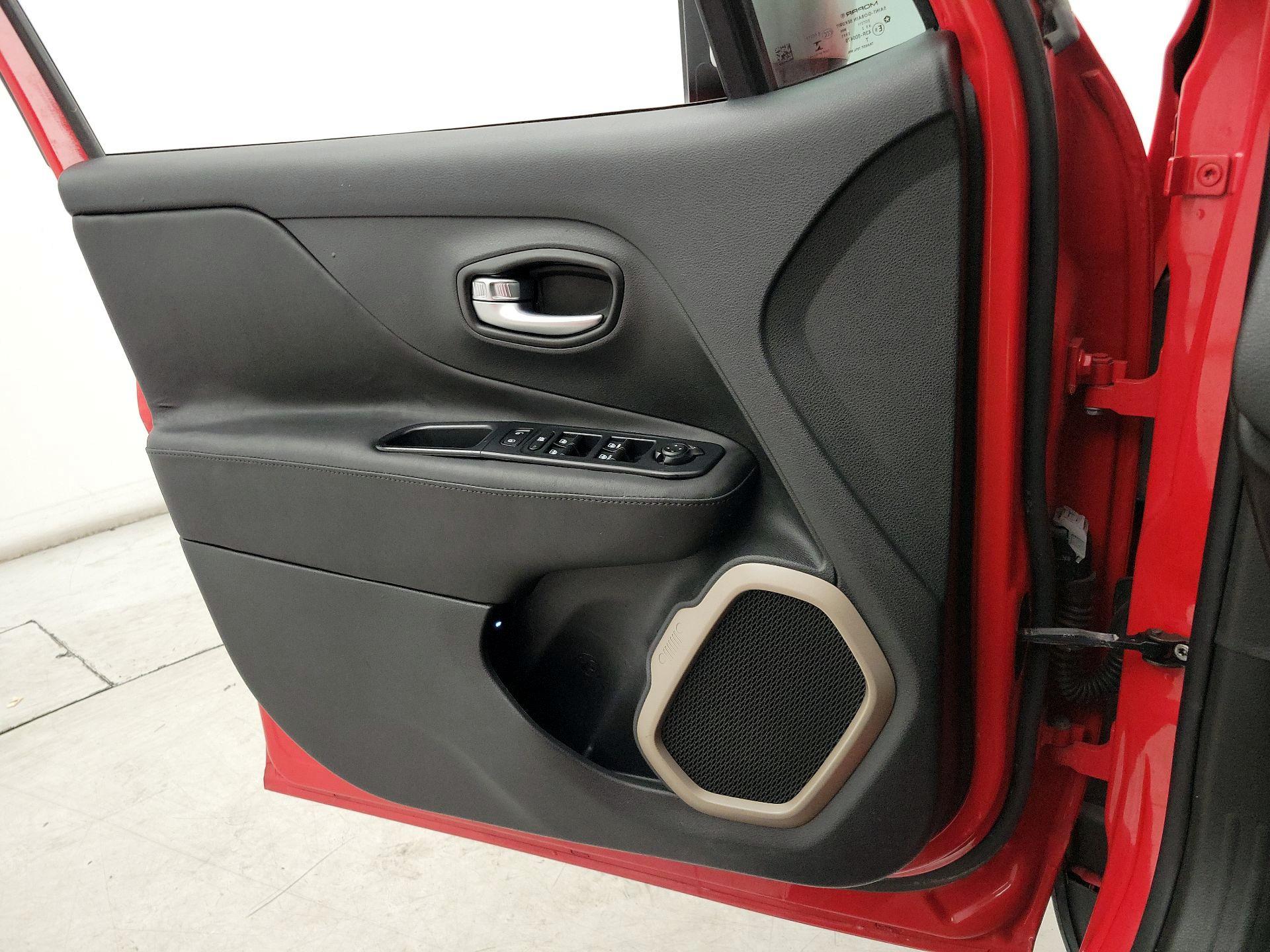 Thumbnail: 2015 Jeep Renegade - 12