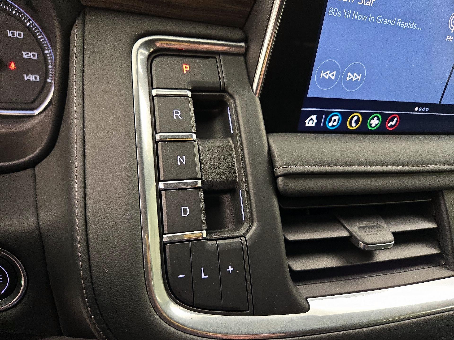 Thumbnail: 2021 Chevrolet Tahoe - 17