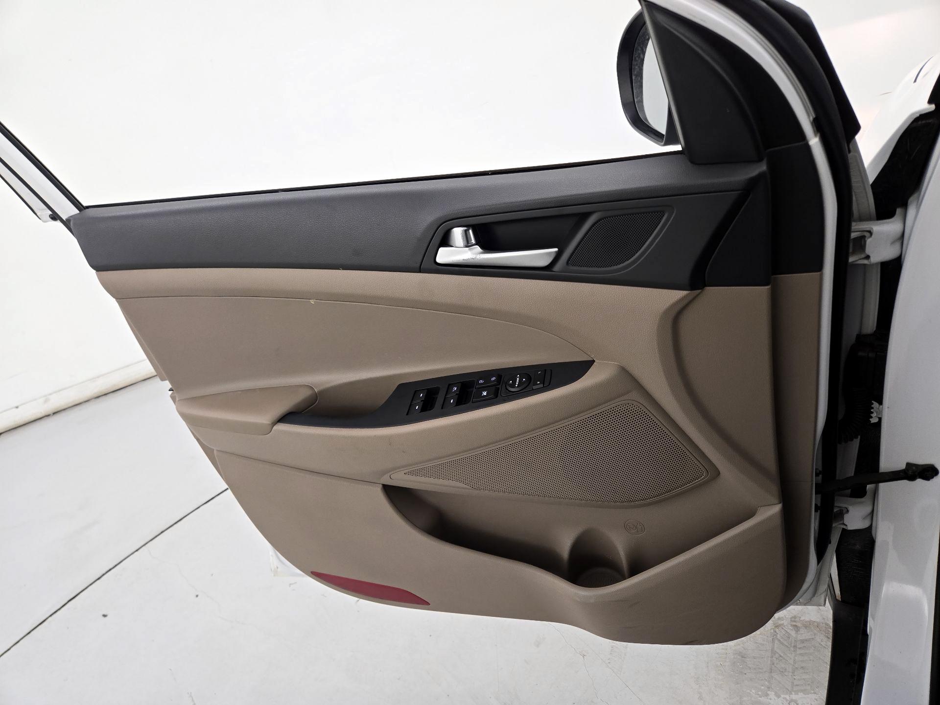 Thumbnail: 2019 Hyundai Tucson - 12