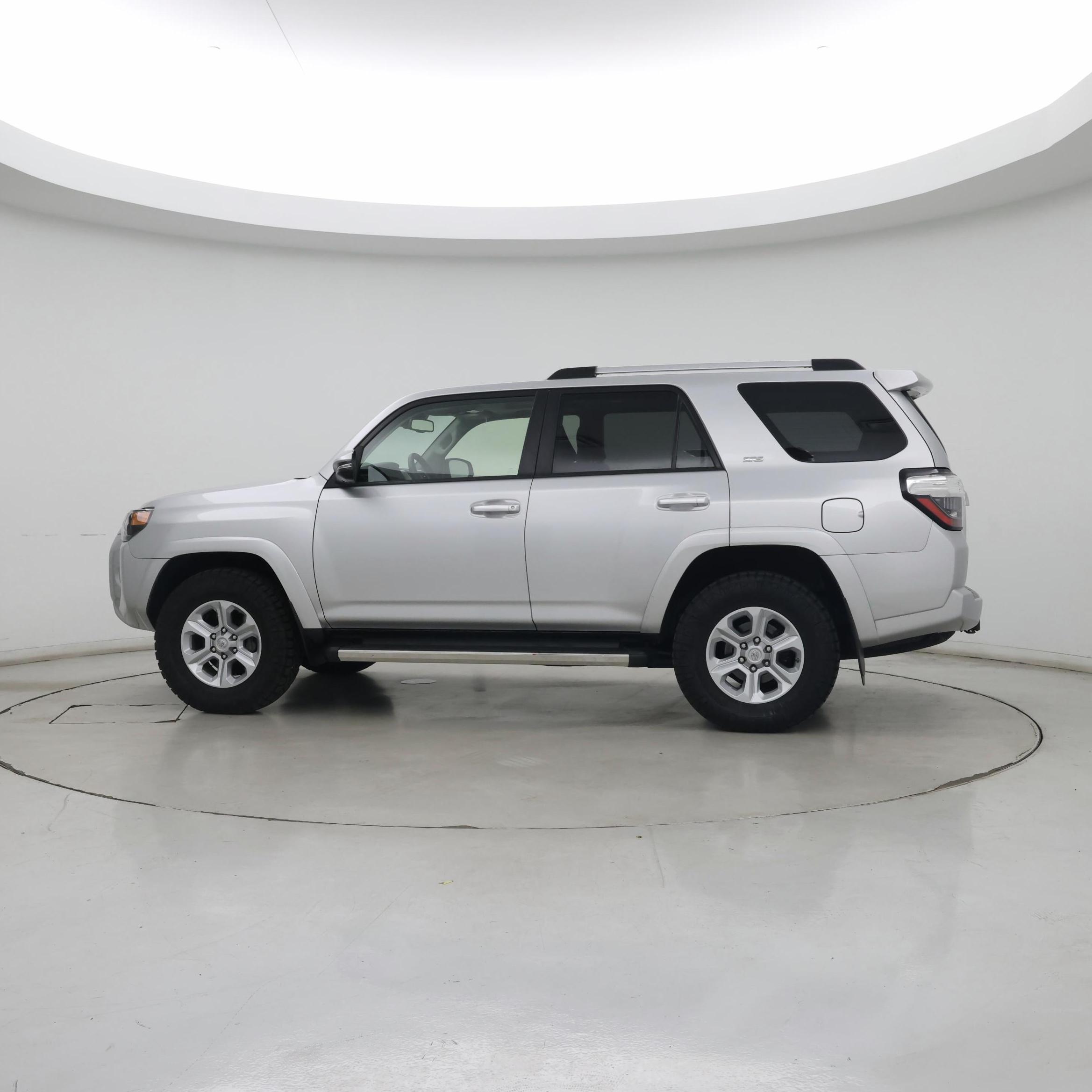 Thumbnail: 2020 Toyota 4Runner - 3