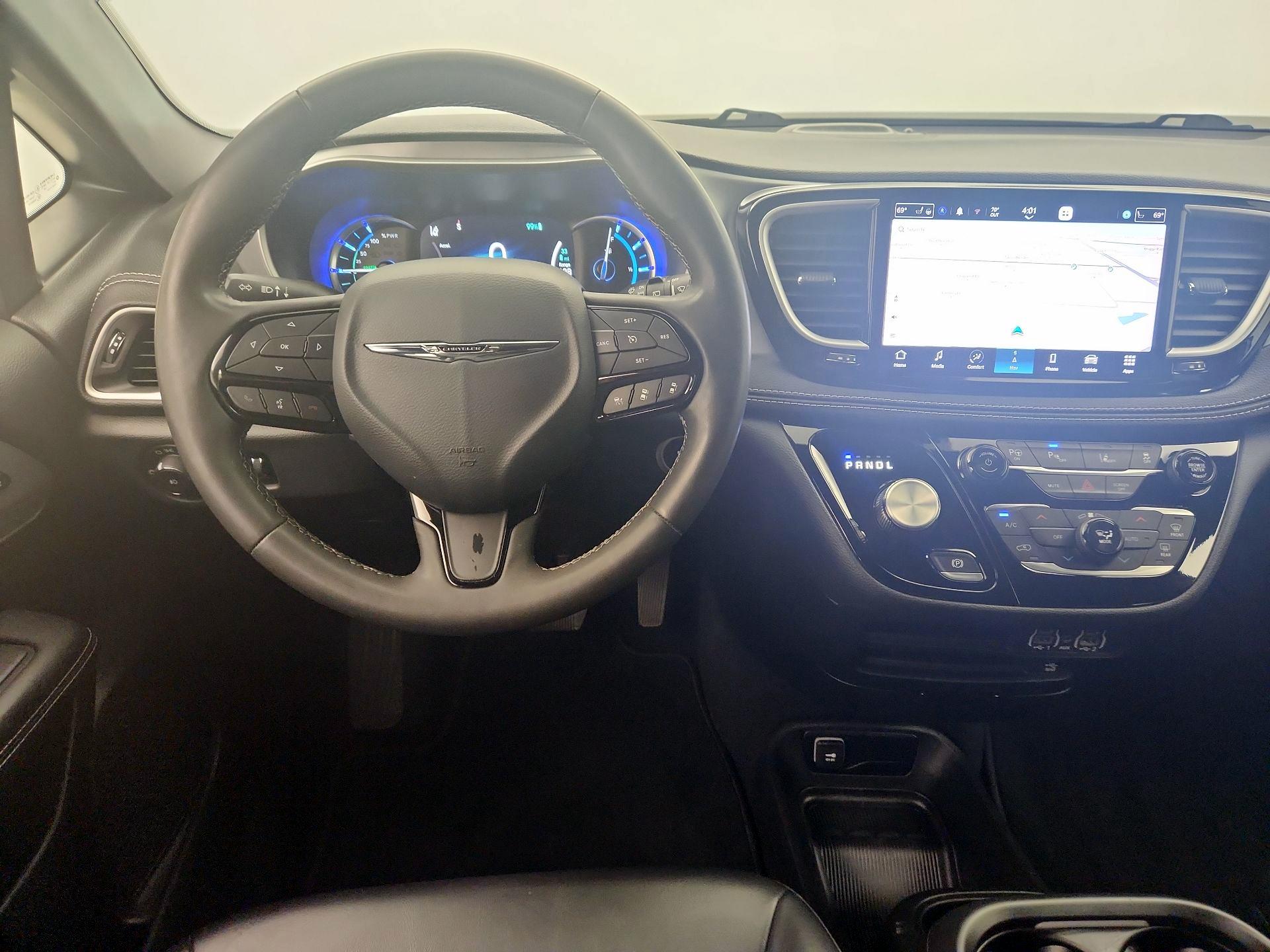 Thumbnail: 2023 Chrysler Pacifica - 10