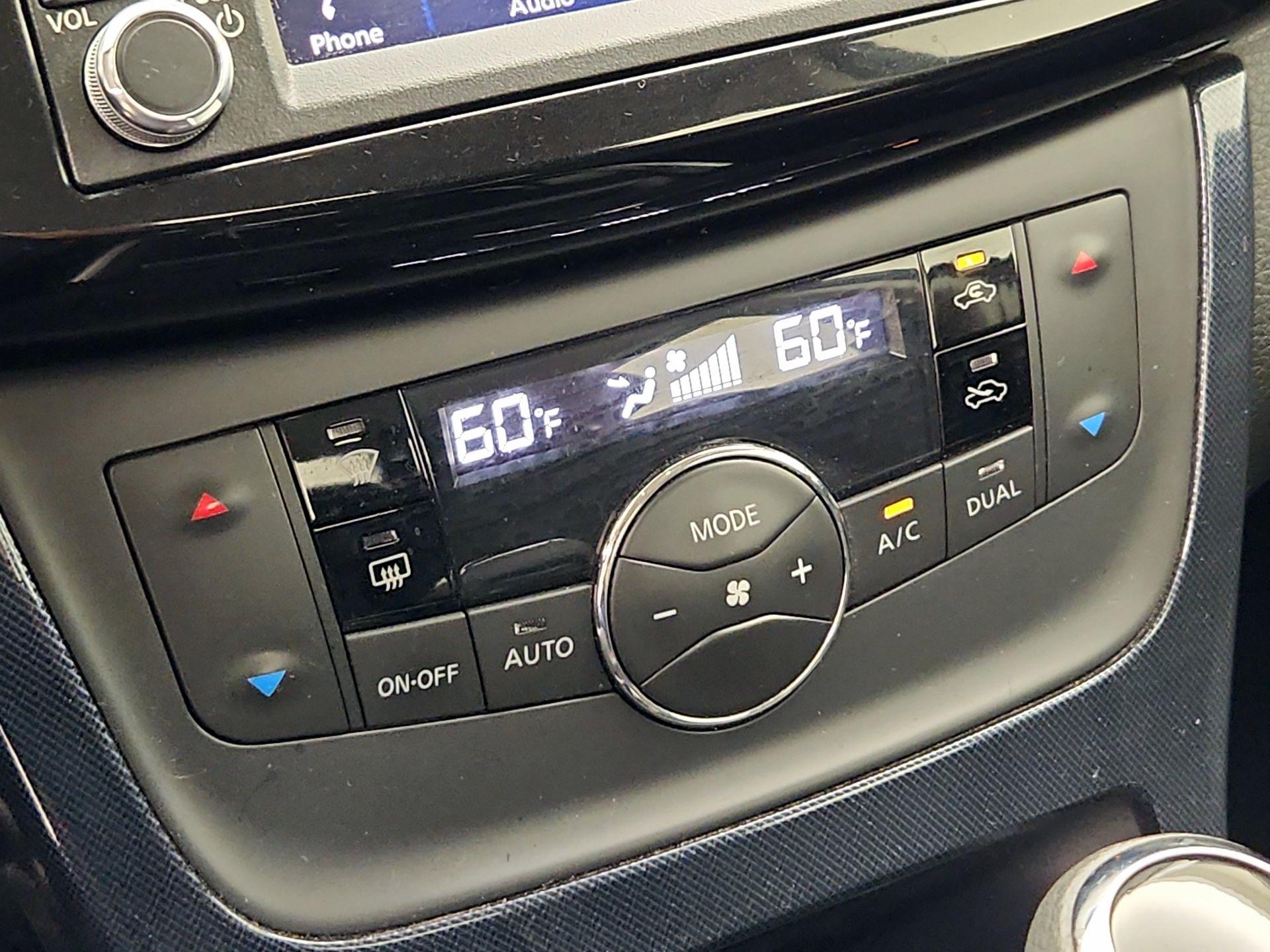 Thumbnail: 2019 Nissan Sentra - 16